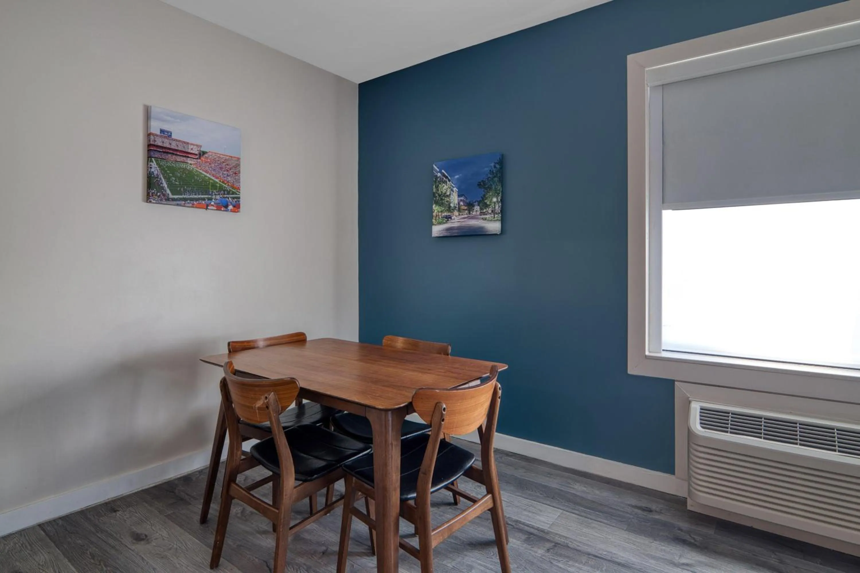 Bedroom in HOM Hotel Gainesville, SureStay Collection by Best Western