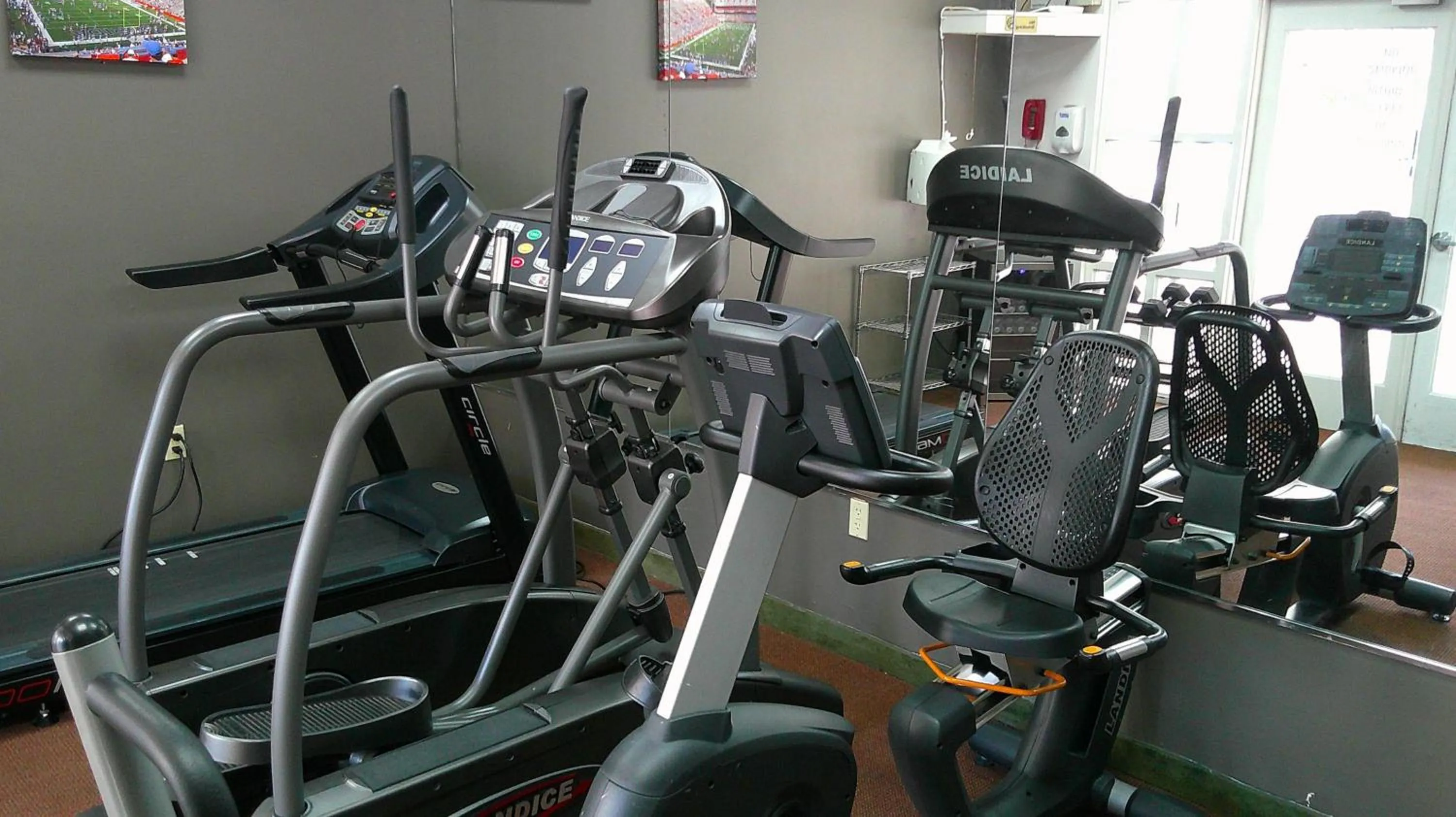 Fitness centre/facilities in HOM Hotel Gainesville, SureStay Collection by Best Western