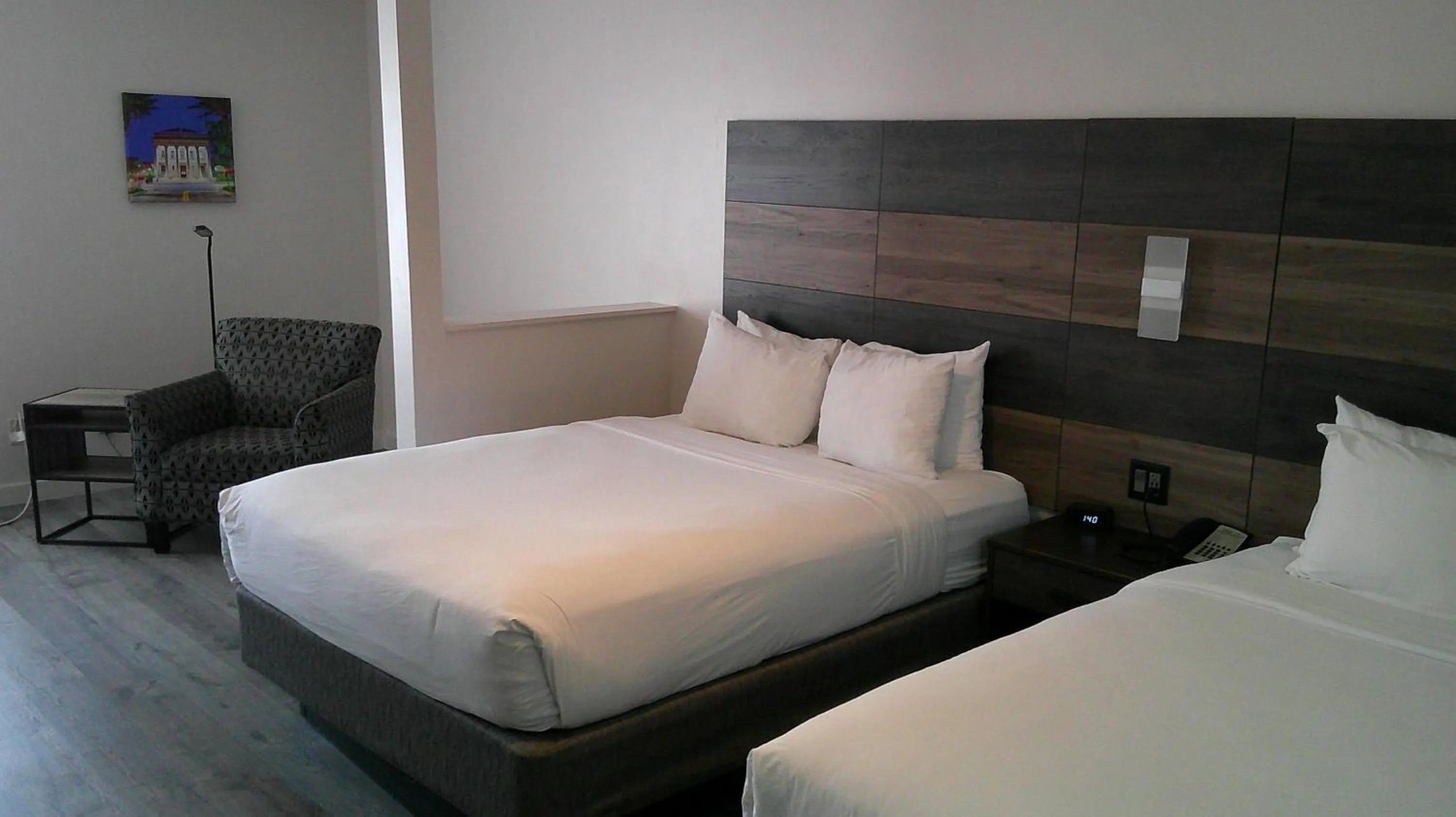 Bedroom, Bed in HOM Hotel Gainesville, SureStay Collection by Best Western