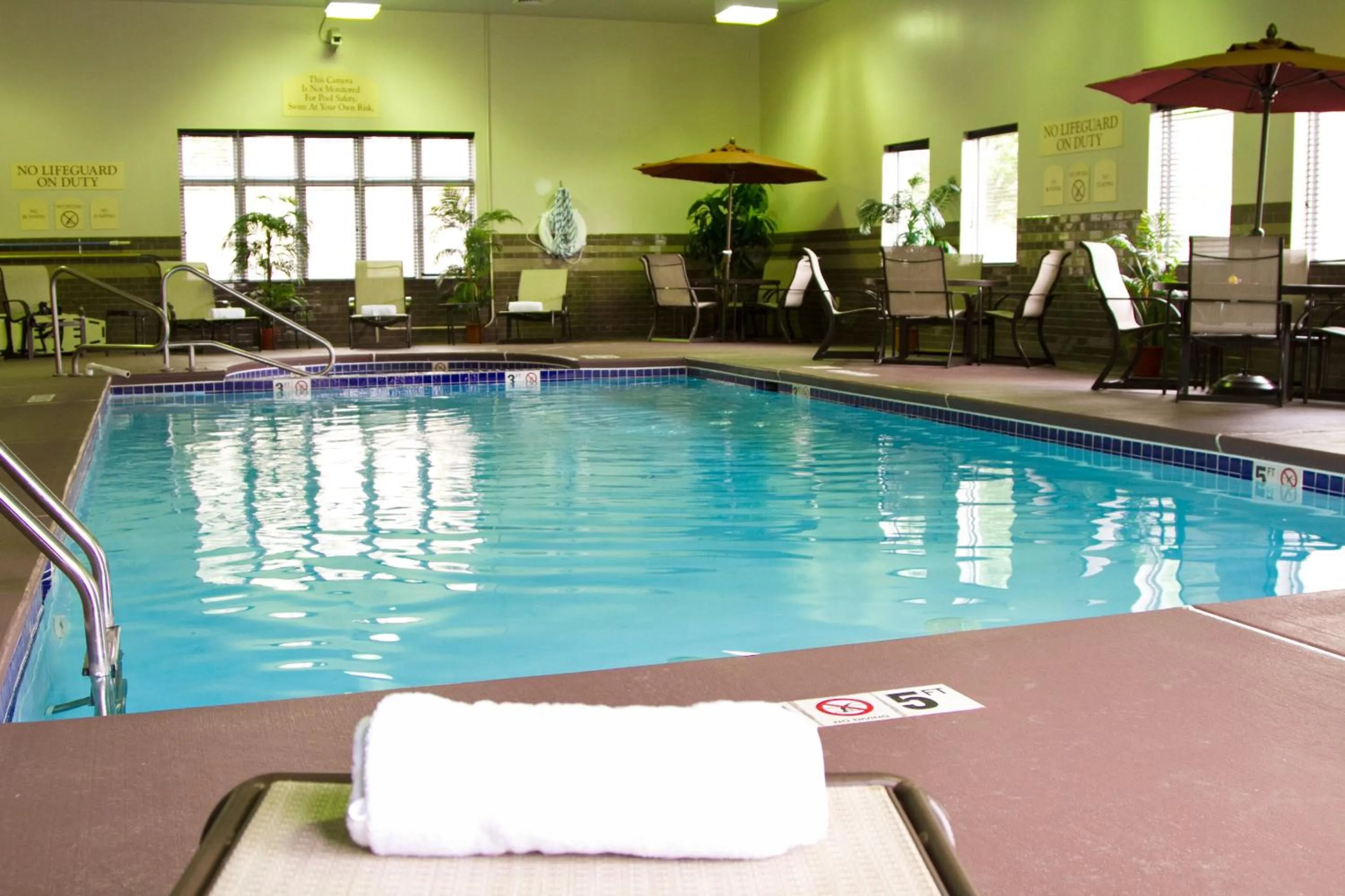 Swimming pool in Holiday Inn Express Hotel & Suites Vineland Millville by IHG