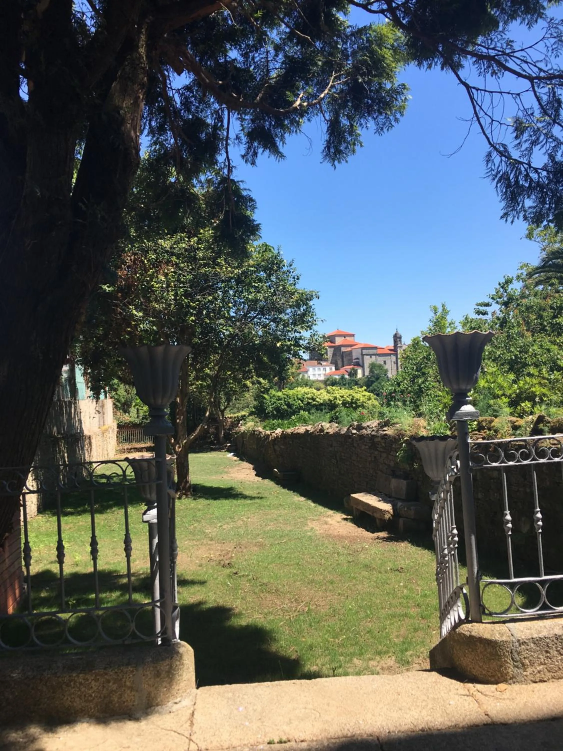 Property building in Pensión O Xardin de Julia