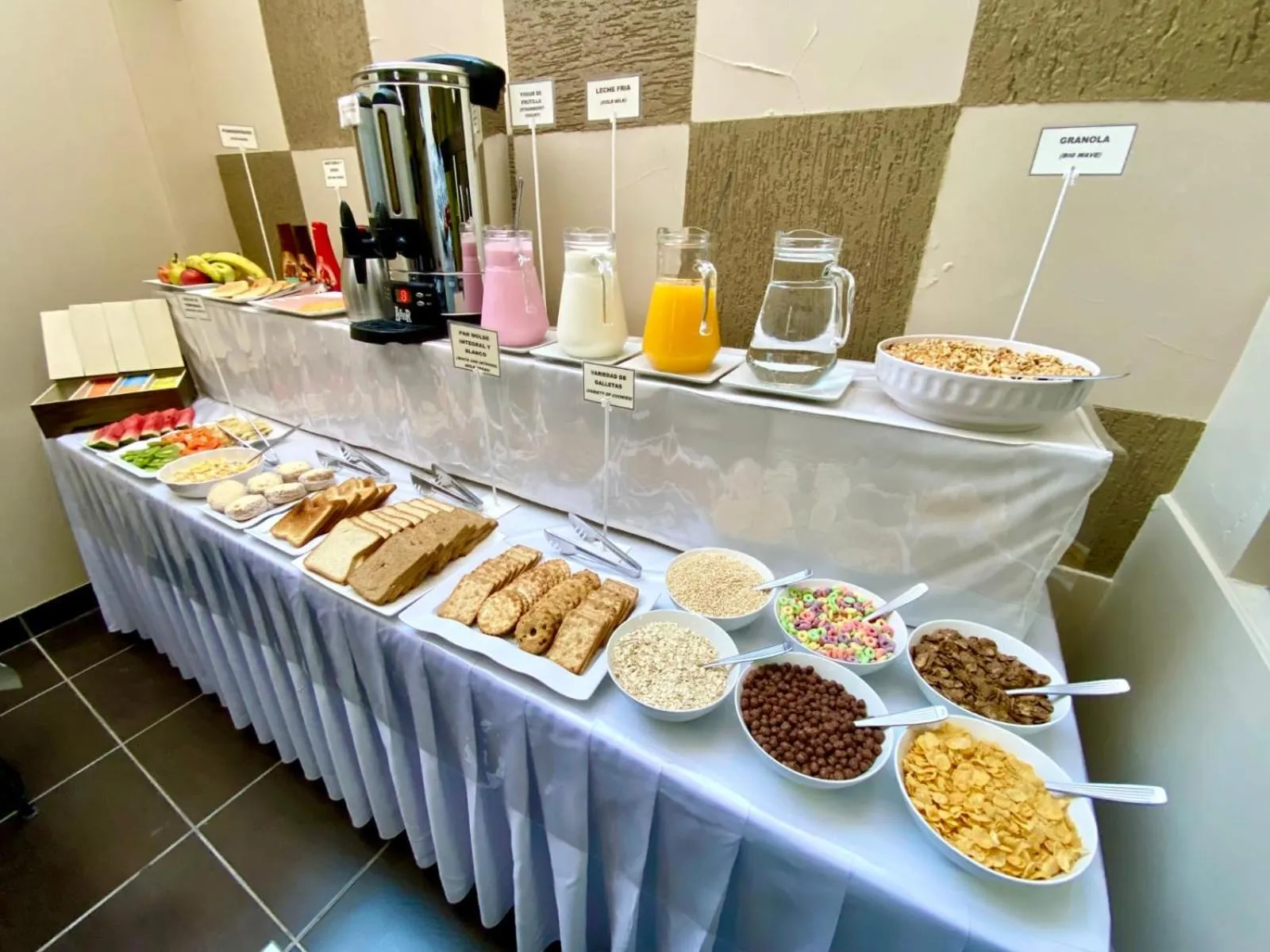 Buffet breakfast in Las Tholas Hotel