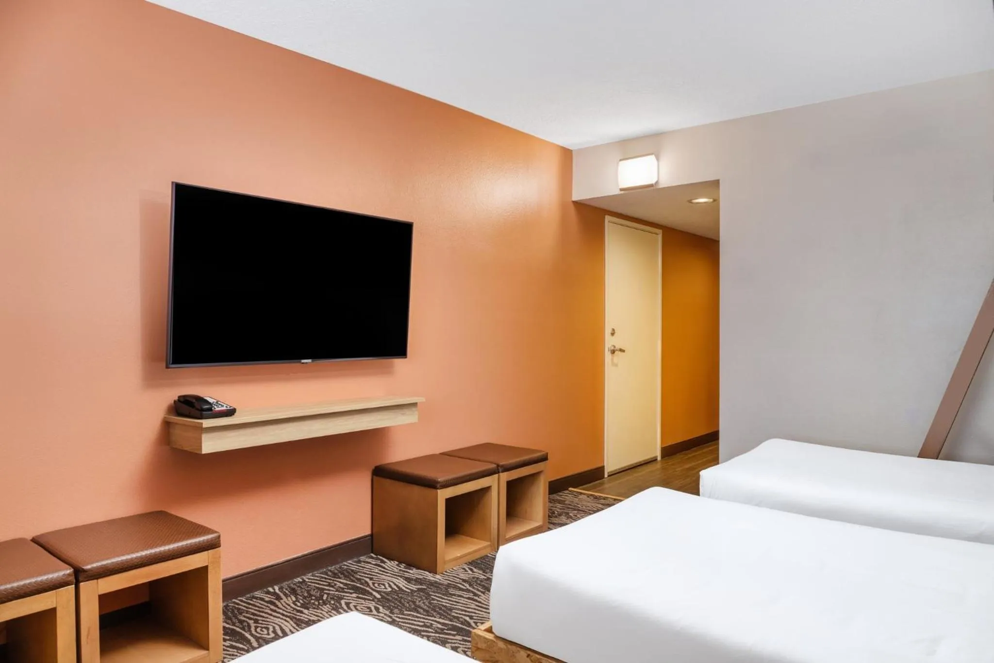 Photo of the whole room, Bed in Holiday Inn Resort Mesquite by IHG