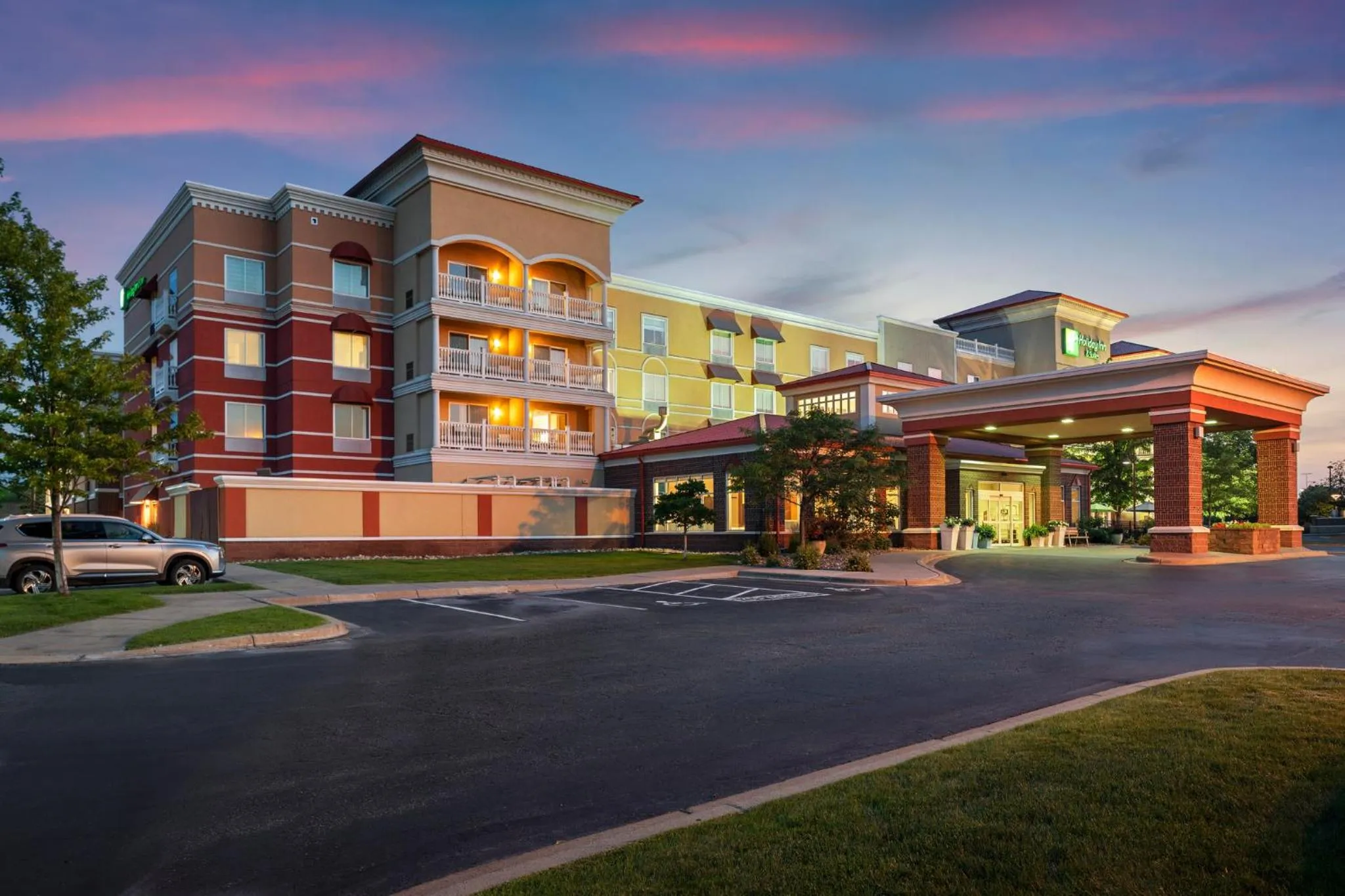 Property building in Holiday Inn Hotel & Suites Maple Grove Northwest Minneapolis-Arbor Lakes by IHG