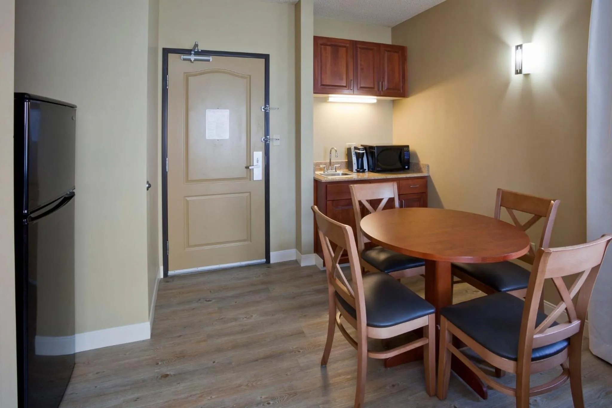 Bedroom in Holiday Inn Hotel & Suites Maple Grove Northwest Minneapolis-Arbor Lakes by IHG