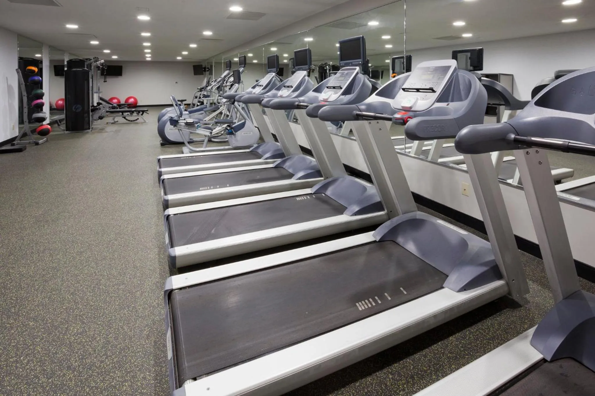 Fitness centre/facilities in Holiday Inn Hotel & Suites Maple Grove Northwest Minneapolis-Arbor Lakes by IHG