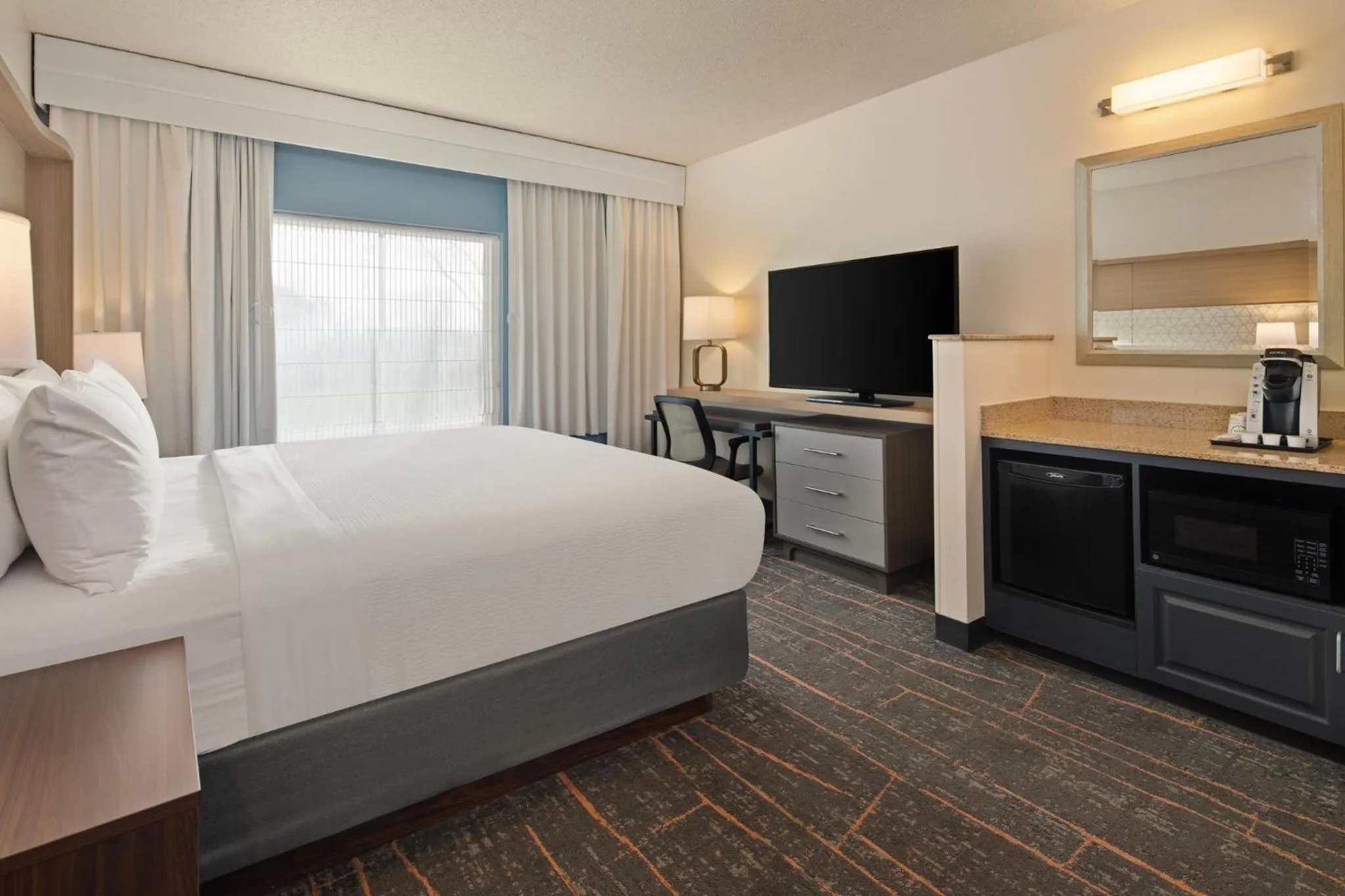 Photo of the whole room, Bed in Holiday Inn Hotel & Suites Maple Grove Northwest Minneapolis-Arbor Lakes by IHG