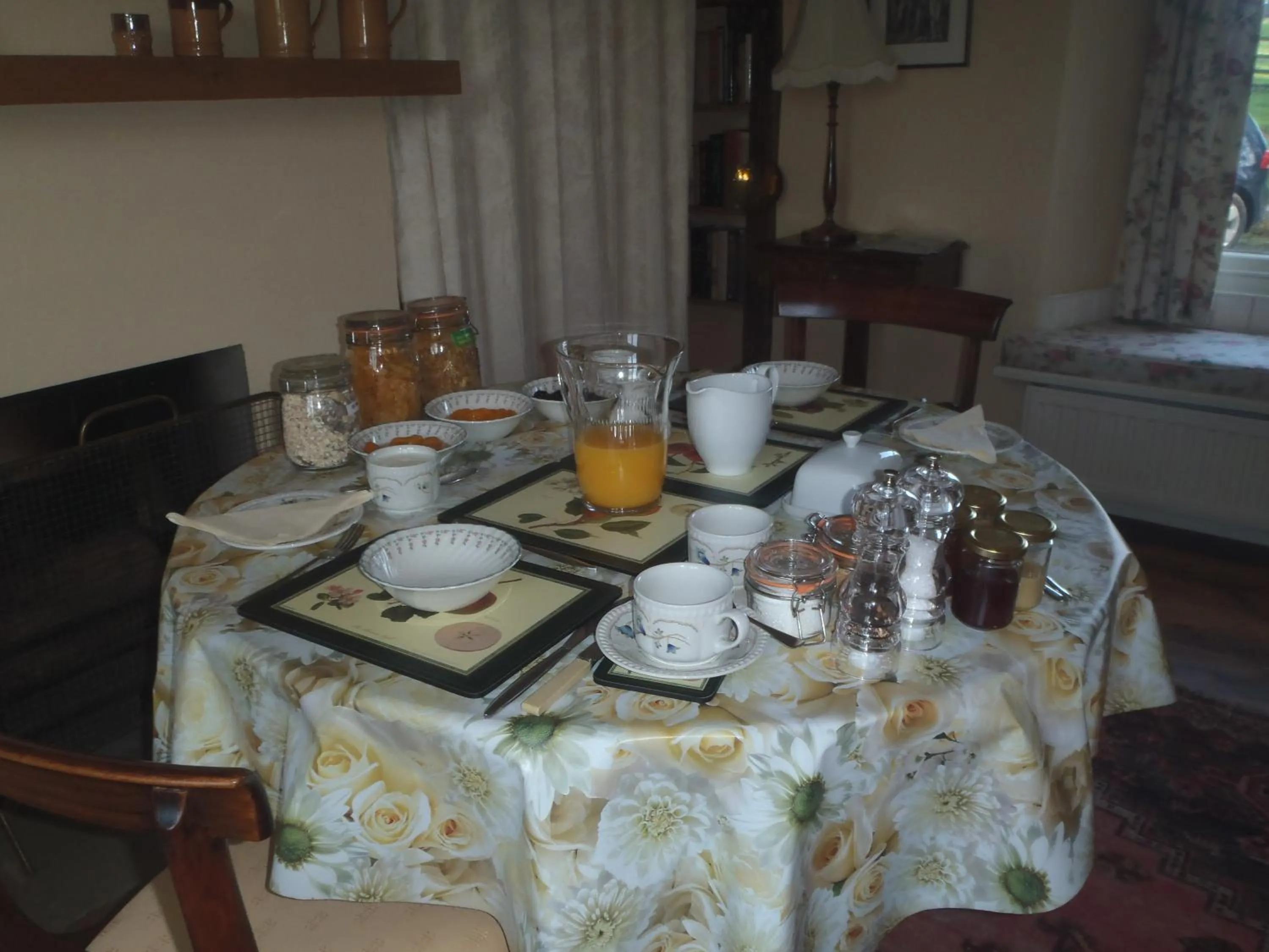 Dining area in Kipps Farm