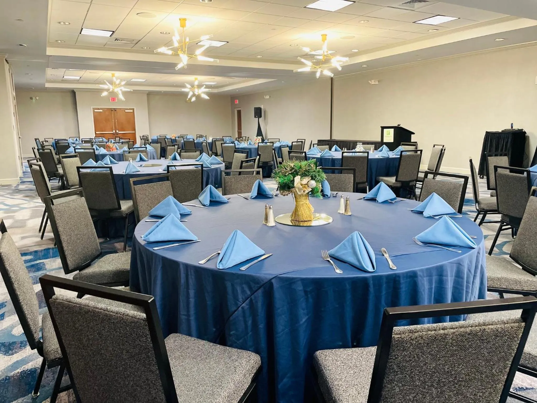 Banquet/Function facilities in Crowne Plaza Ft Myers Gulf Coast by IHG