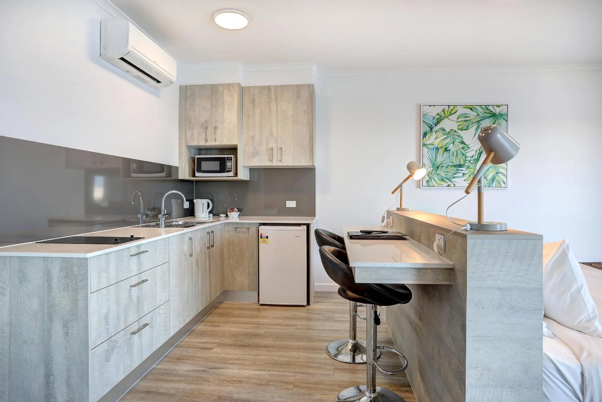 Kitchen or kitchenette in Limani Port Lincoln