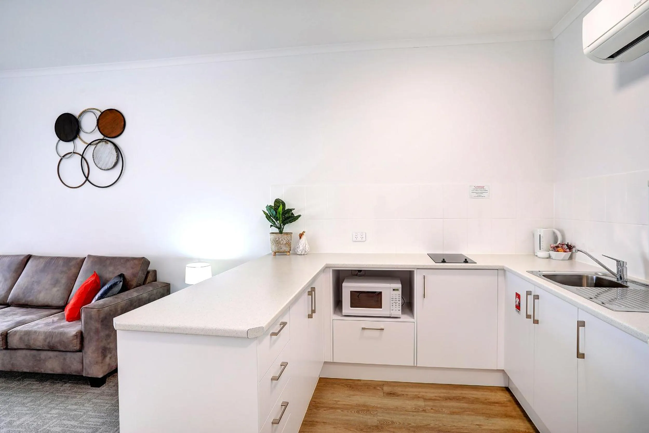 Kitchen or kitchenette in Limani Port Lincoln