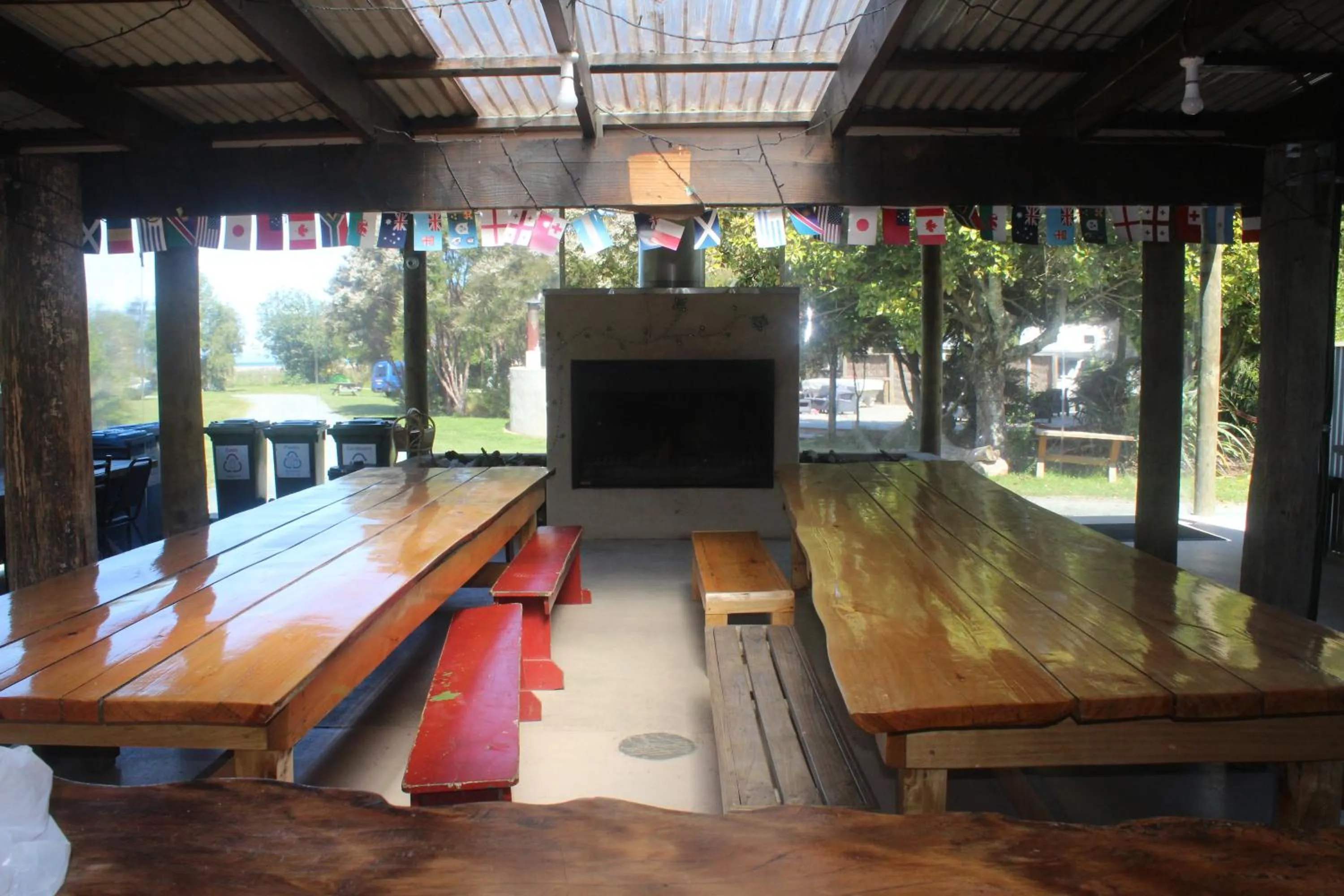 Communal kitchen in The Barn Cabins & Camp