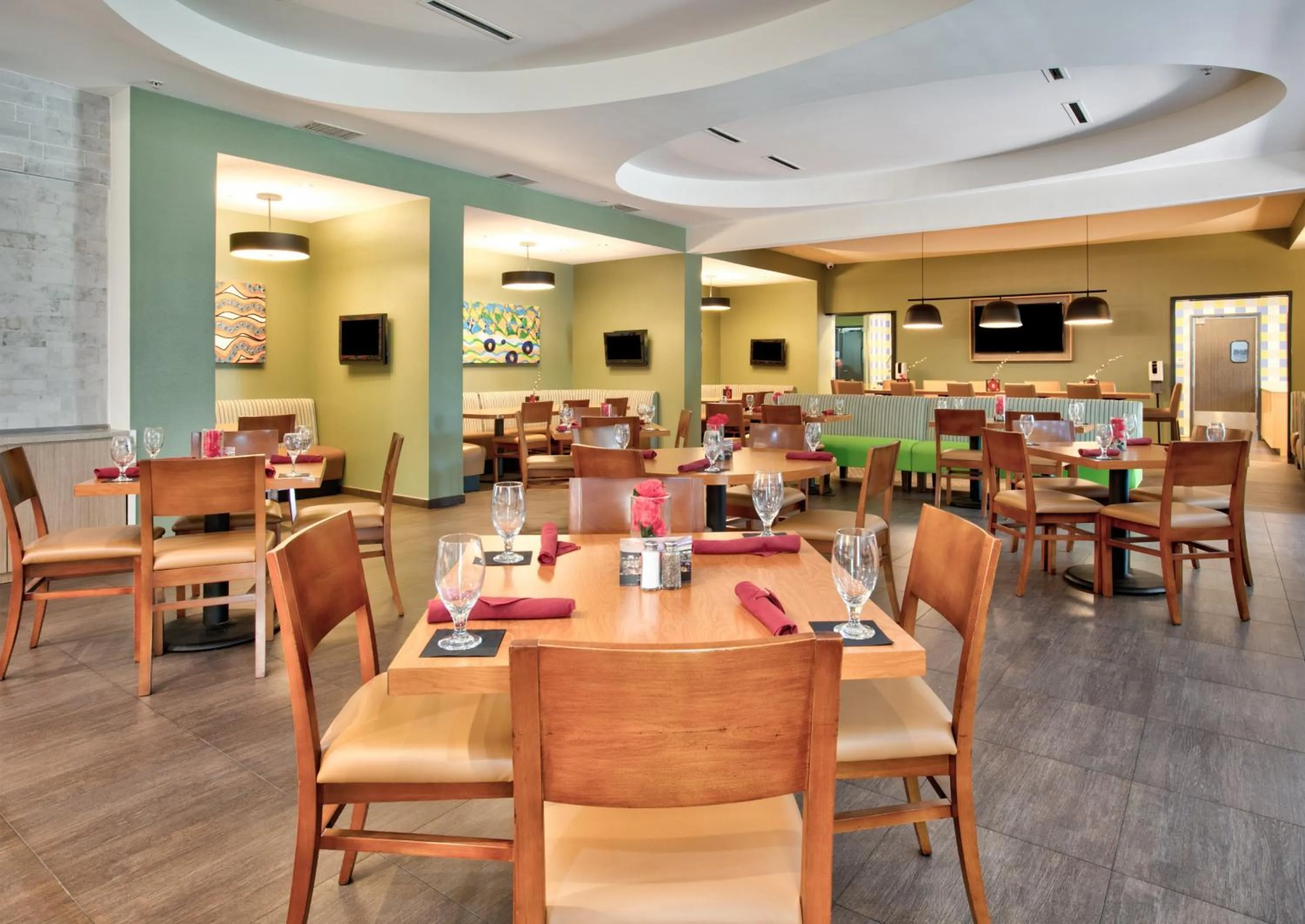 Restaurant/places to eat in Holiday Inn Dallas - Fort Worth Airport South by IHG