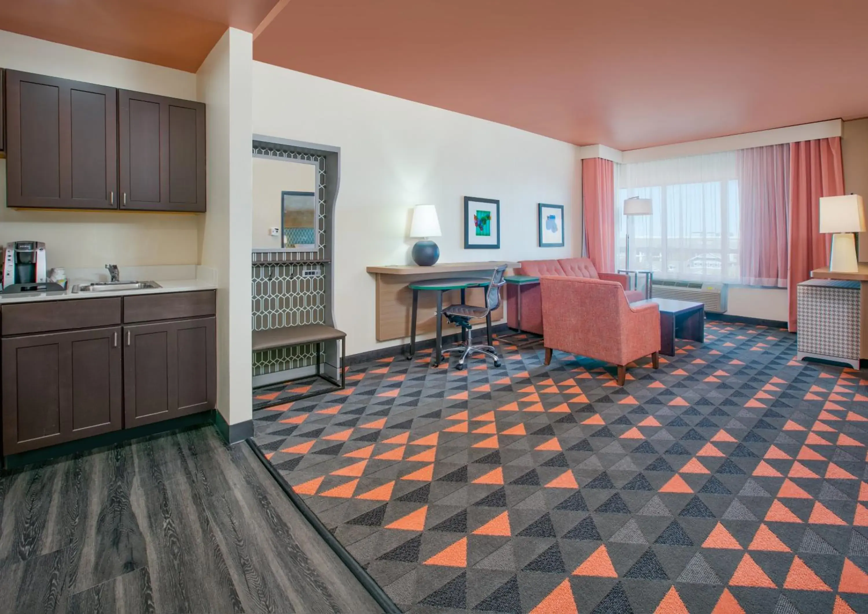 King Suite in Holiday Inn Dallas - Fort Worth Airport South by IHG King Suite in Holiday Inn Dallas - Fort Worth Airport South by IHG