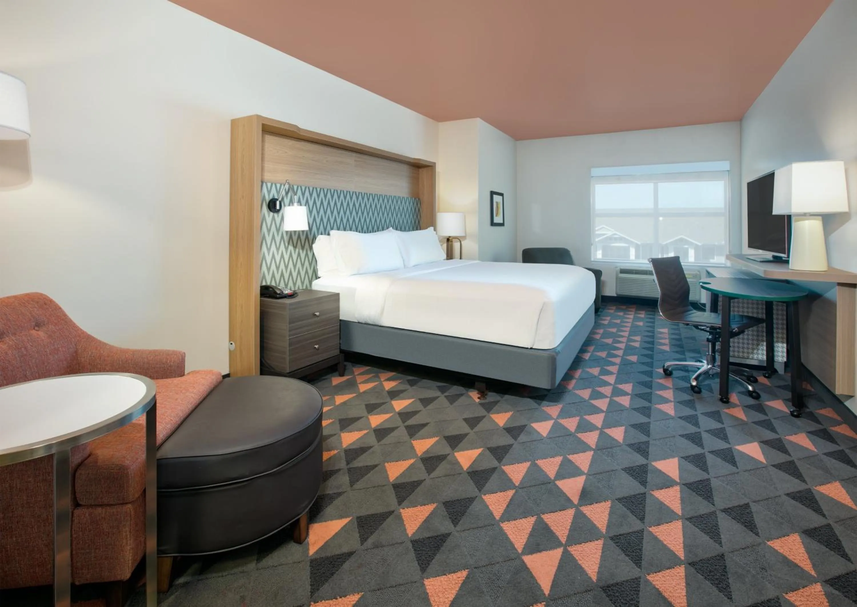 Photo of the whole room, Bed in Holiday Inn Dallas - Fort Worth Airport South by IHG
