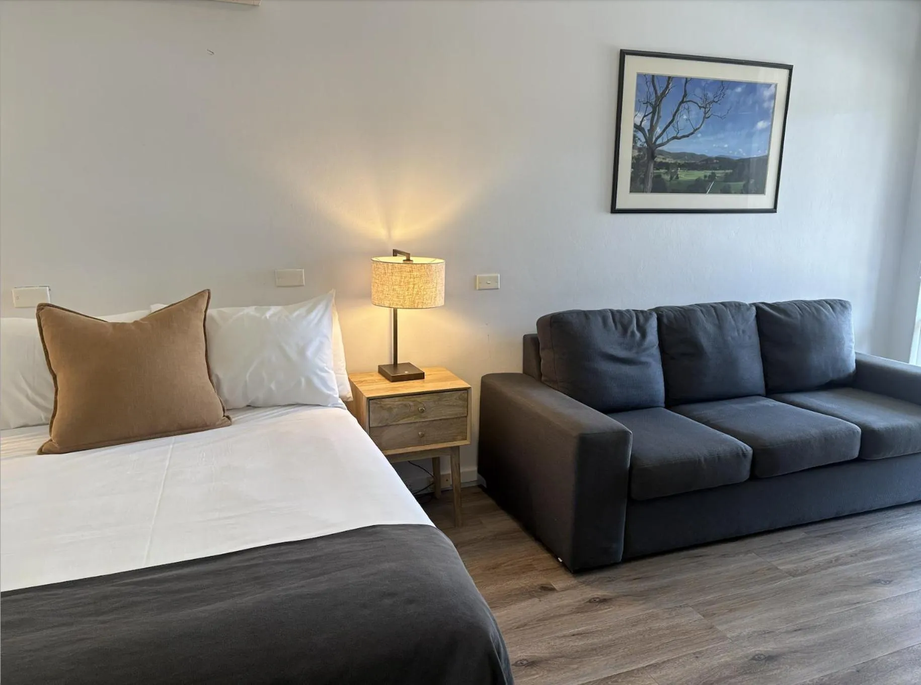 Bed in Tall Timbers Motel