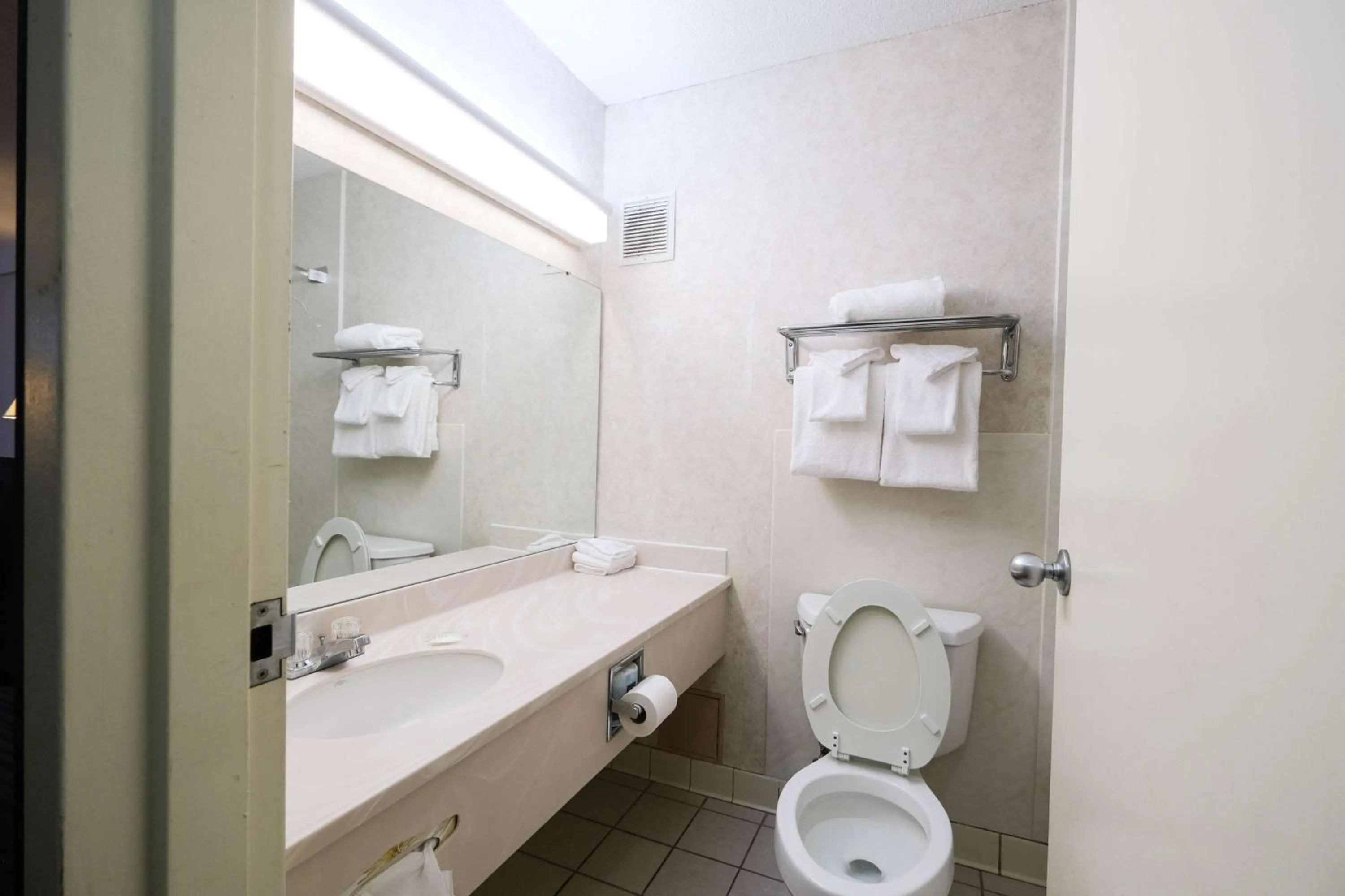 Bathroom in Fireside Inn & Suites Portland