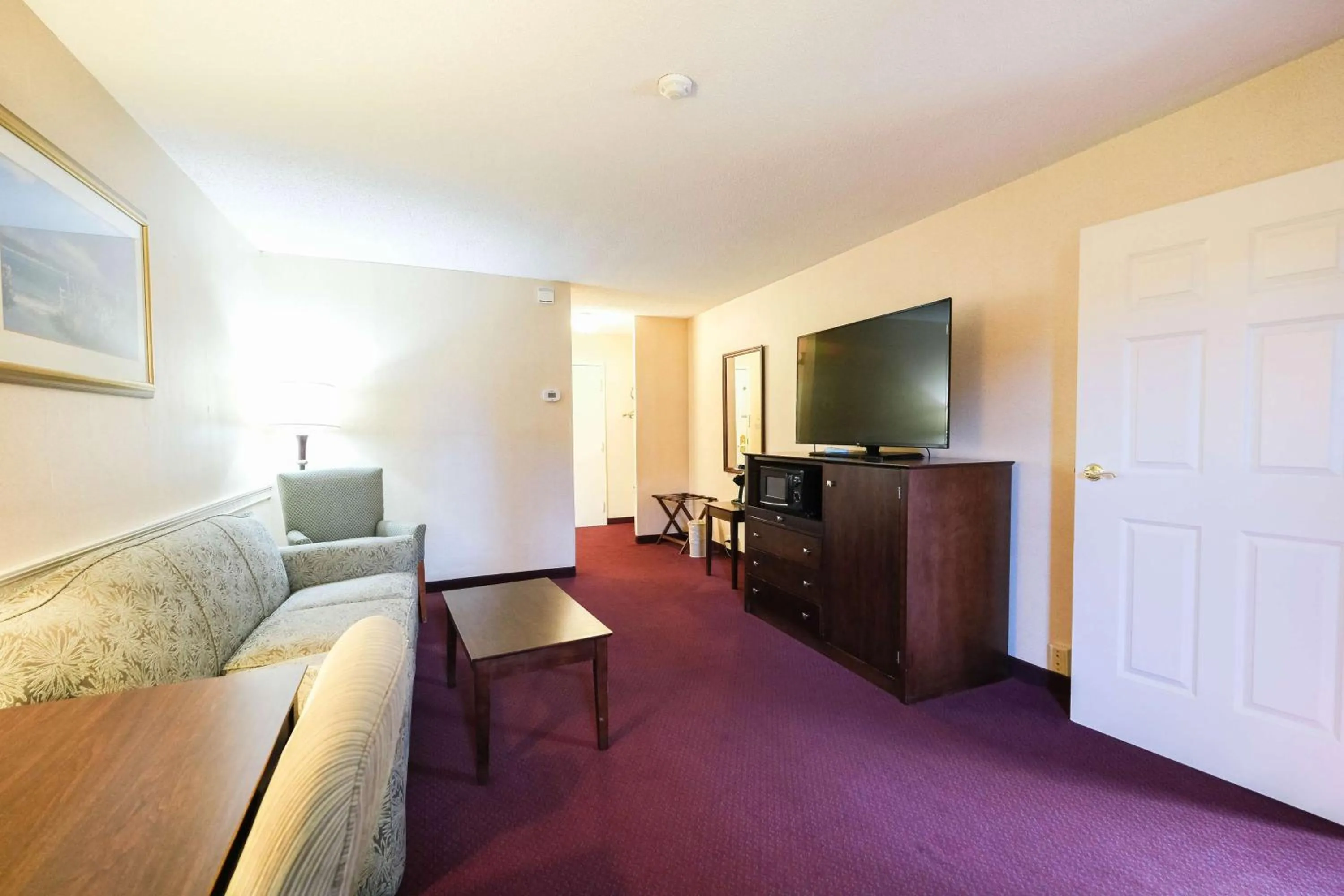 Bedroom in Fireside Inn & Suites Portland