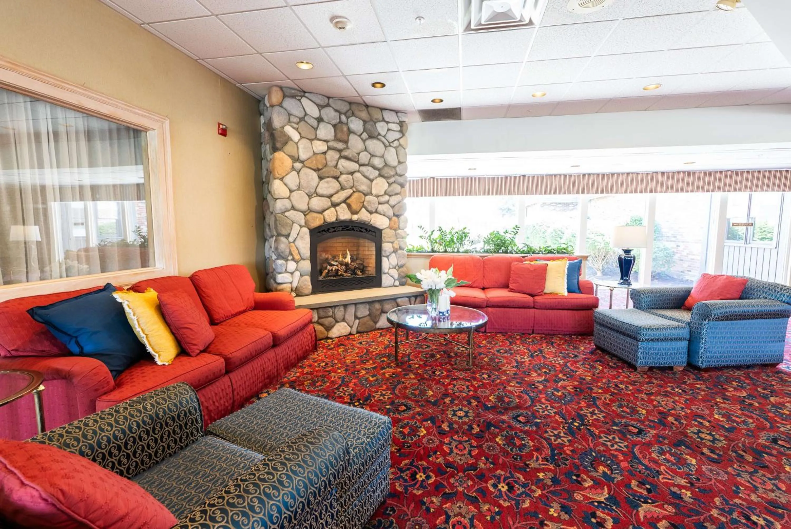 Lobby or reception in Fireside Inn & Suites Portland