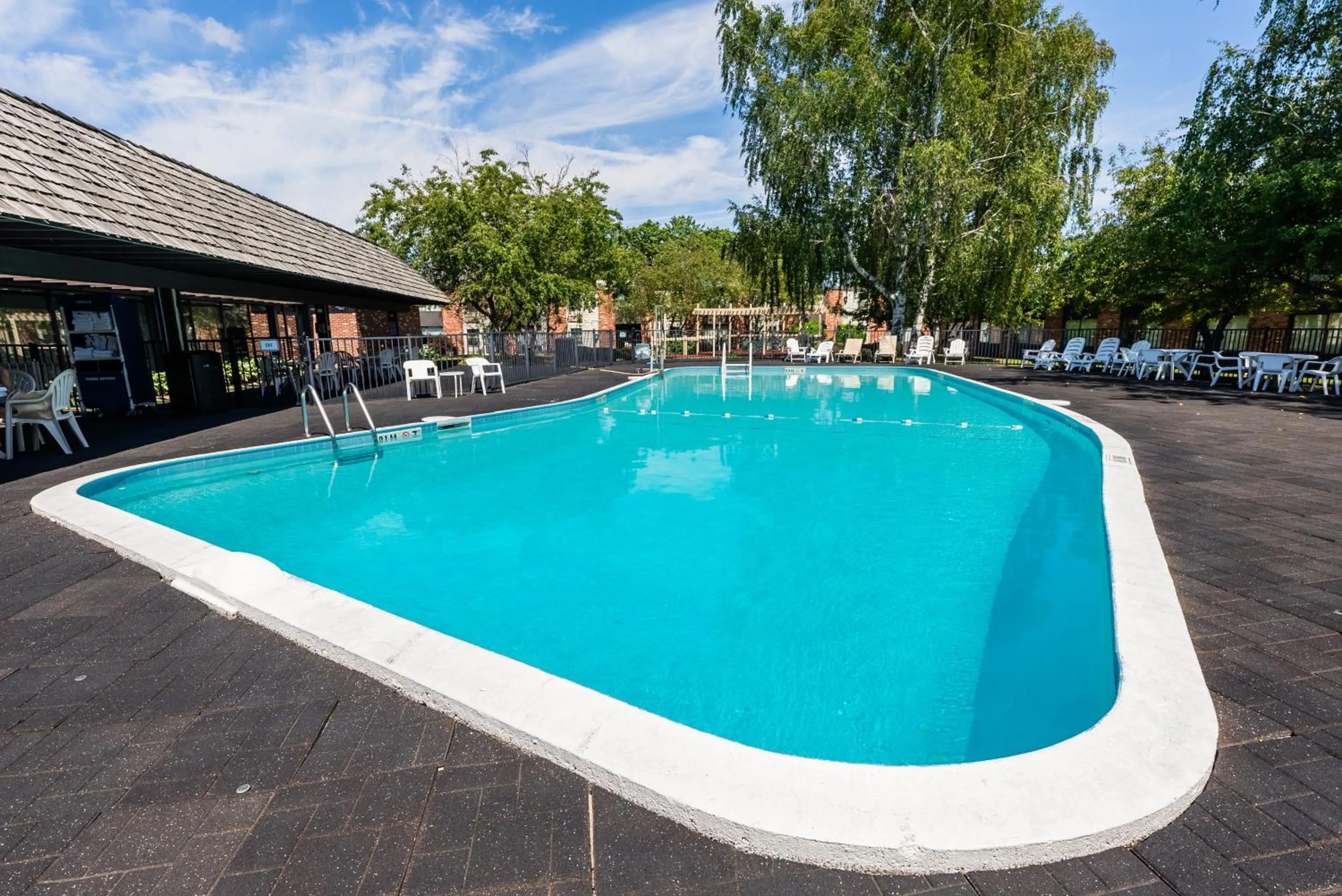 Swimming pool in Fireside Inn & Suites Portland