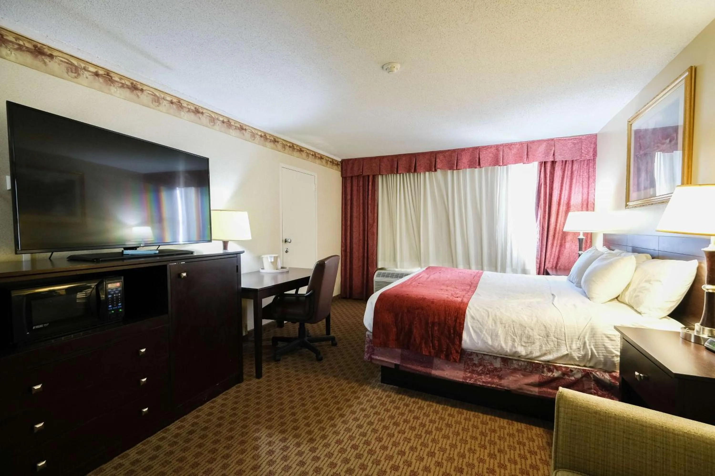 Bedroom, Bed in Fireside Inn & Suites Portland