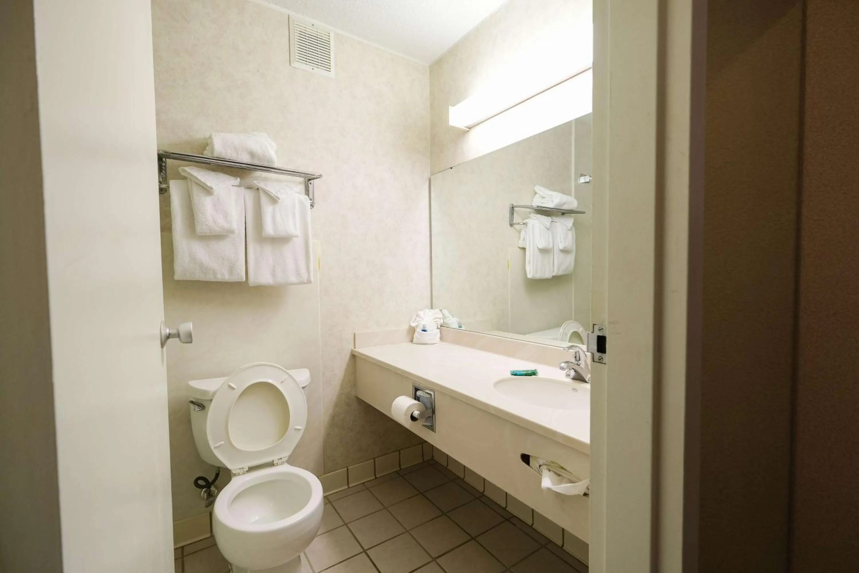 Bathroom in Fireside Inn & Suites Portland