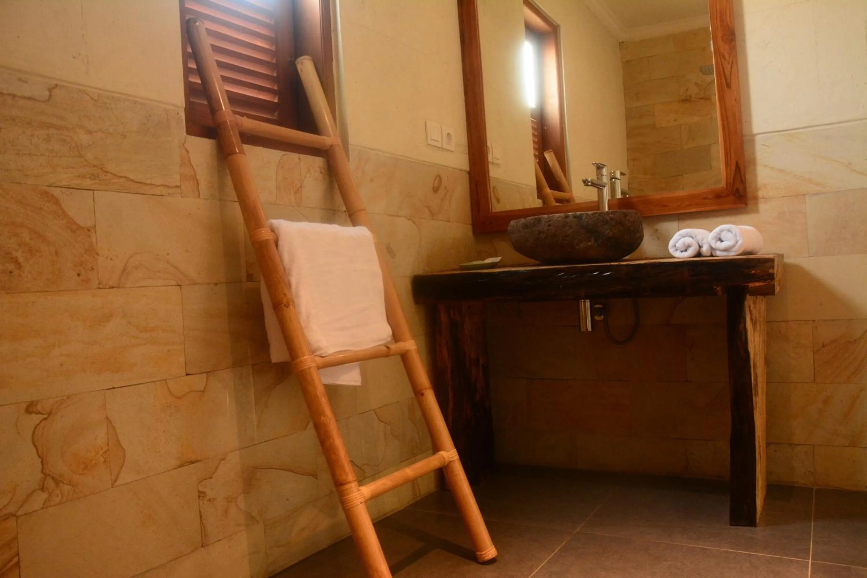 Shower in Amed Sunset Beach