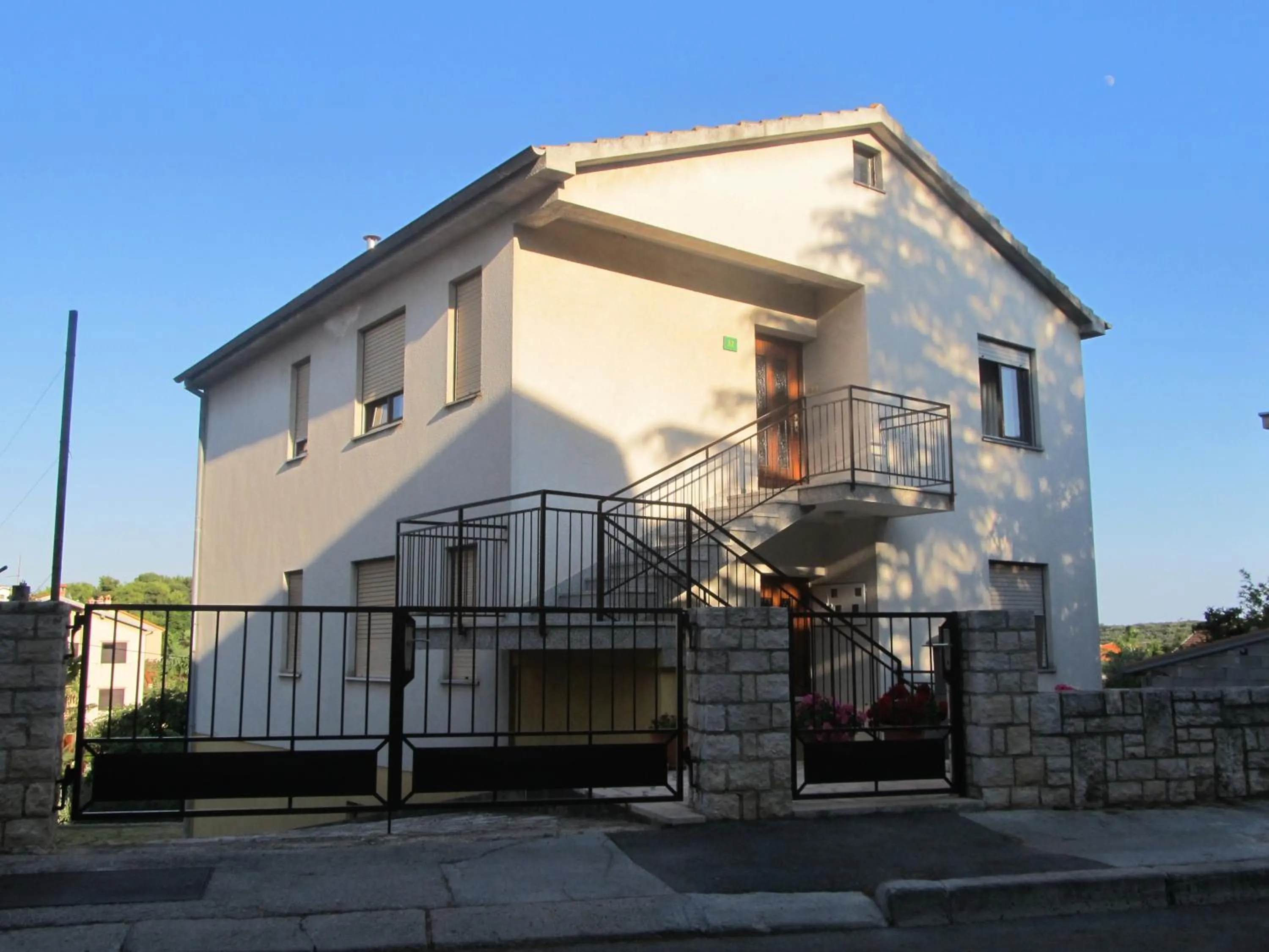 Facade/entrance in Apartment Razum