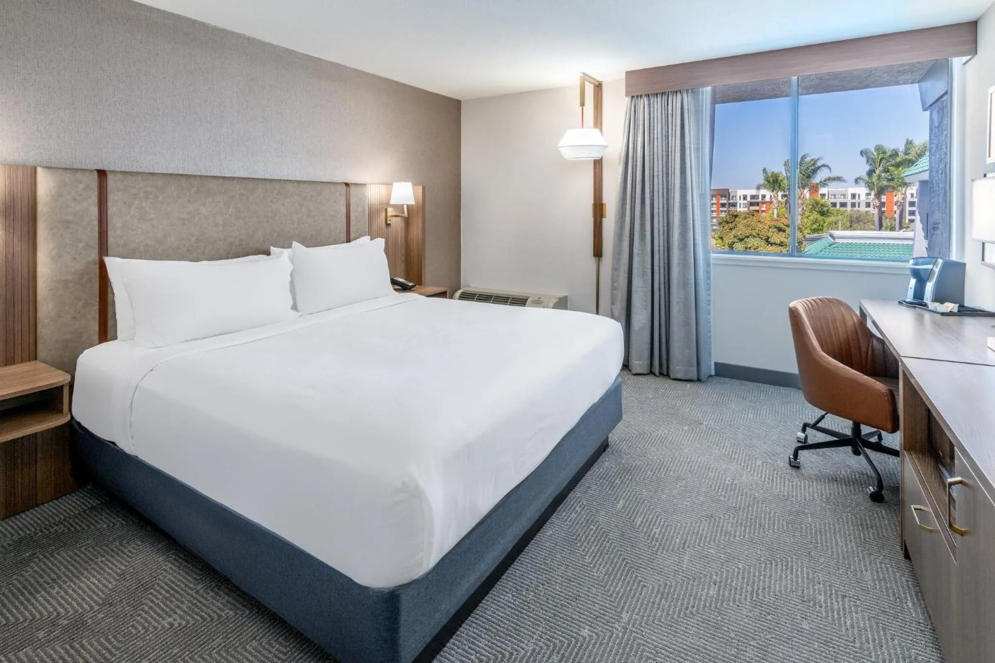 Photo of the whole room, Bed in Holiday Inn Dublin - Pleasanton by IHG