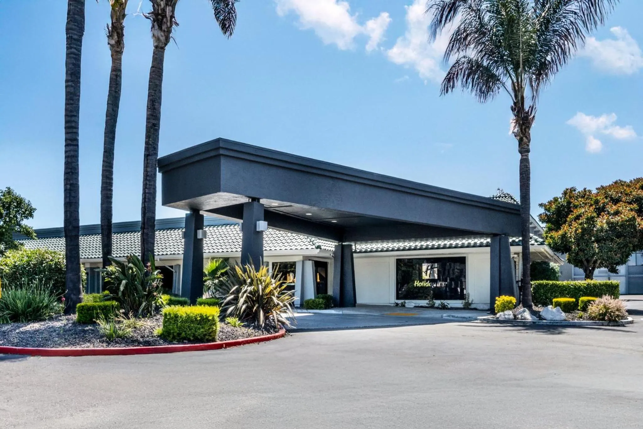 Property building in Holiday Inn Dublin - Pleasanton by IHG