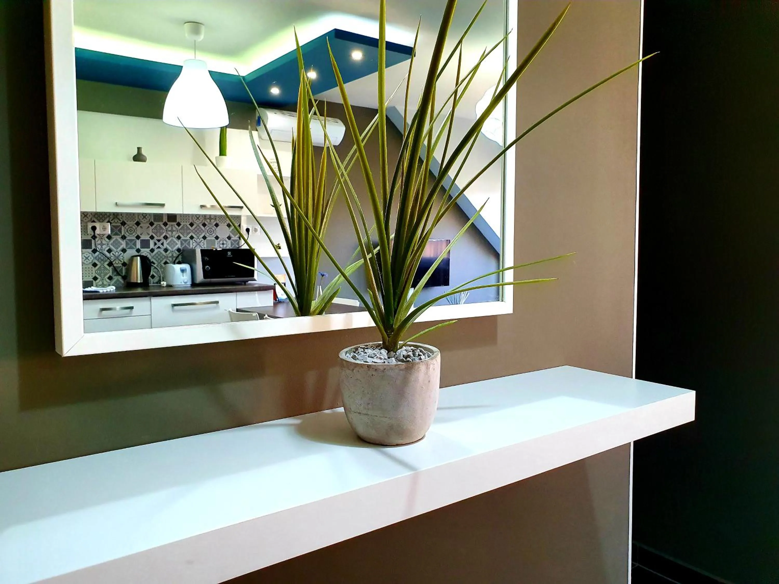 INTRO Apartman