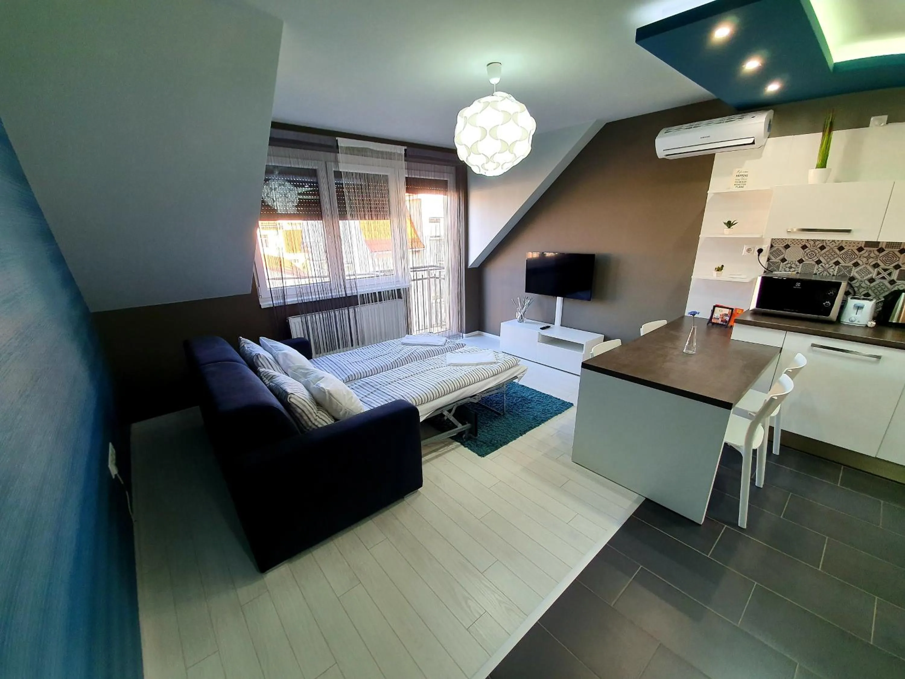 INTRO Apartman
