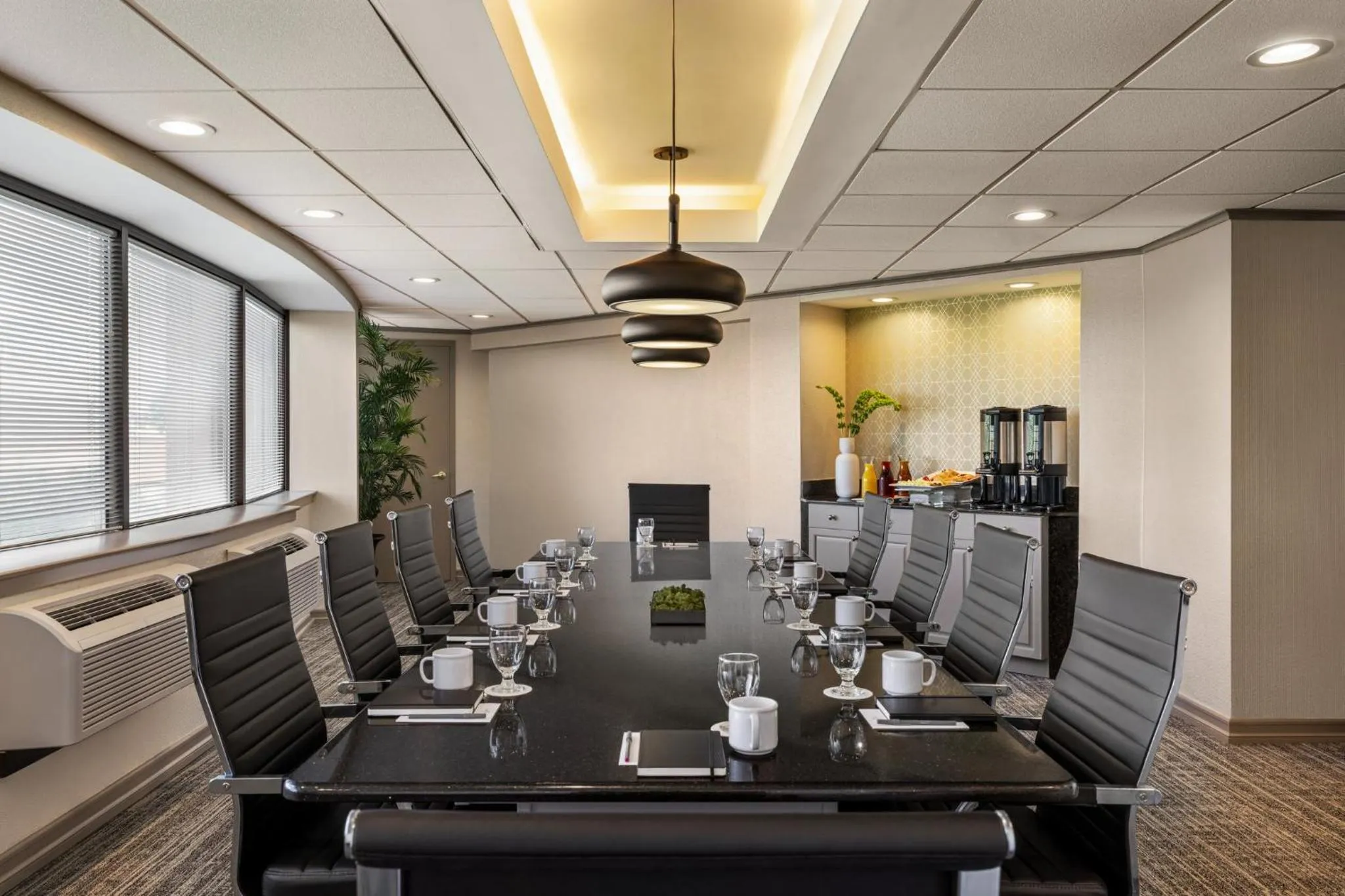 Meeting/conference room in Crowne Plaza Edison by IHG