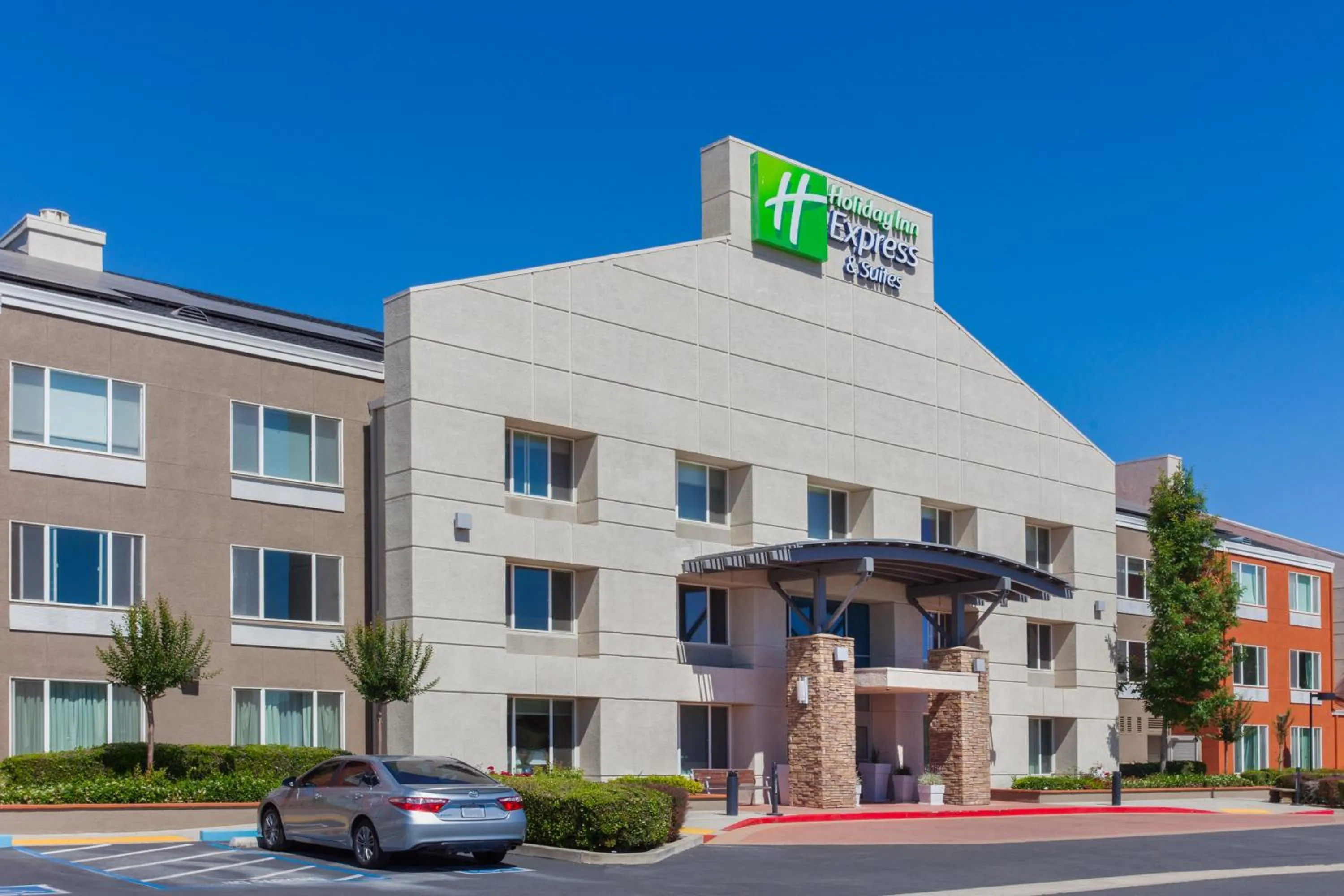 Property building in Holiday Inn Express Elk Grove West I-5 by IHG