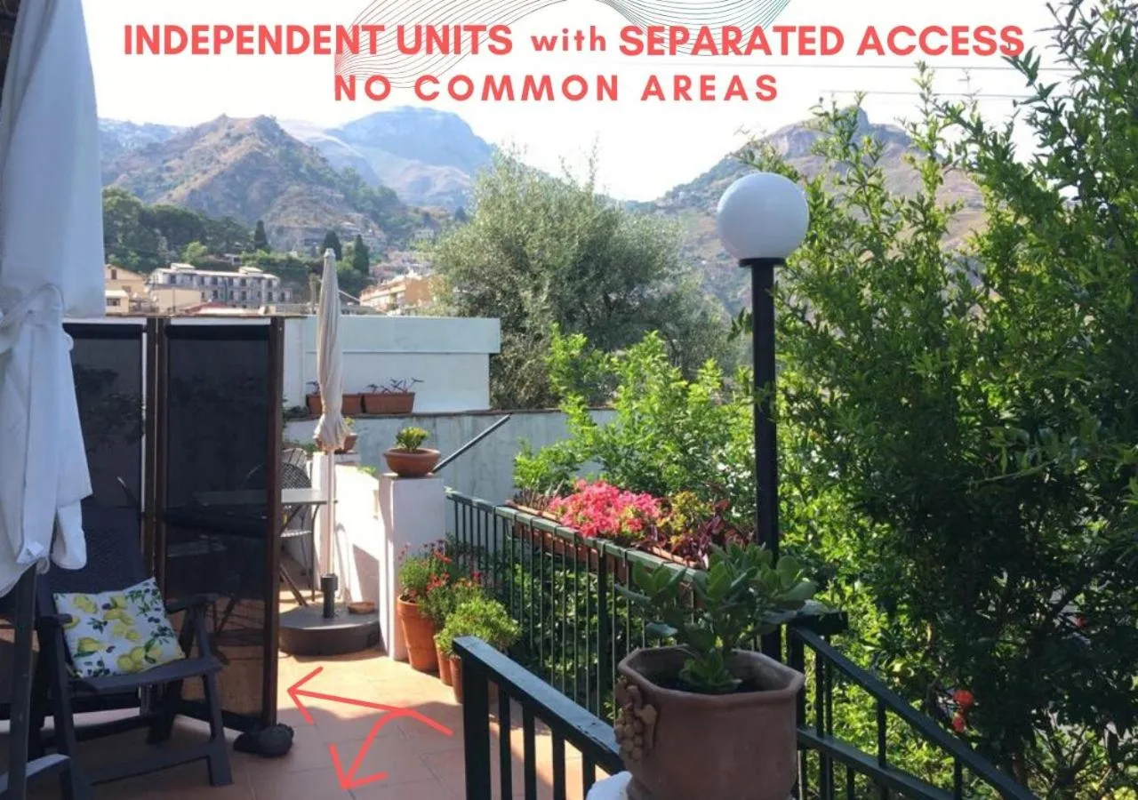 Patio in La Via del Mare