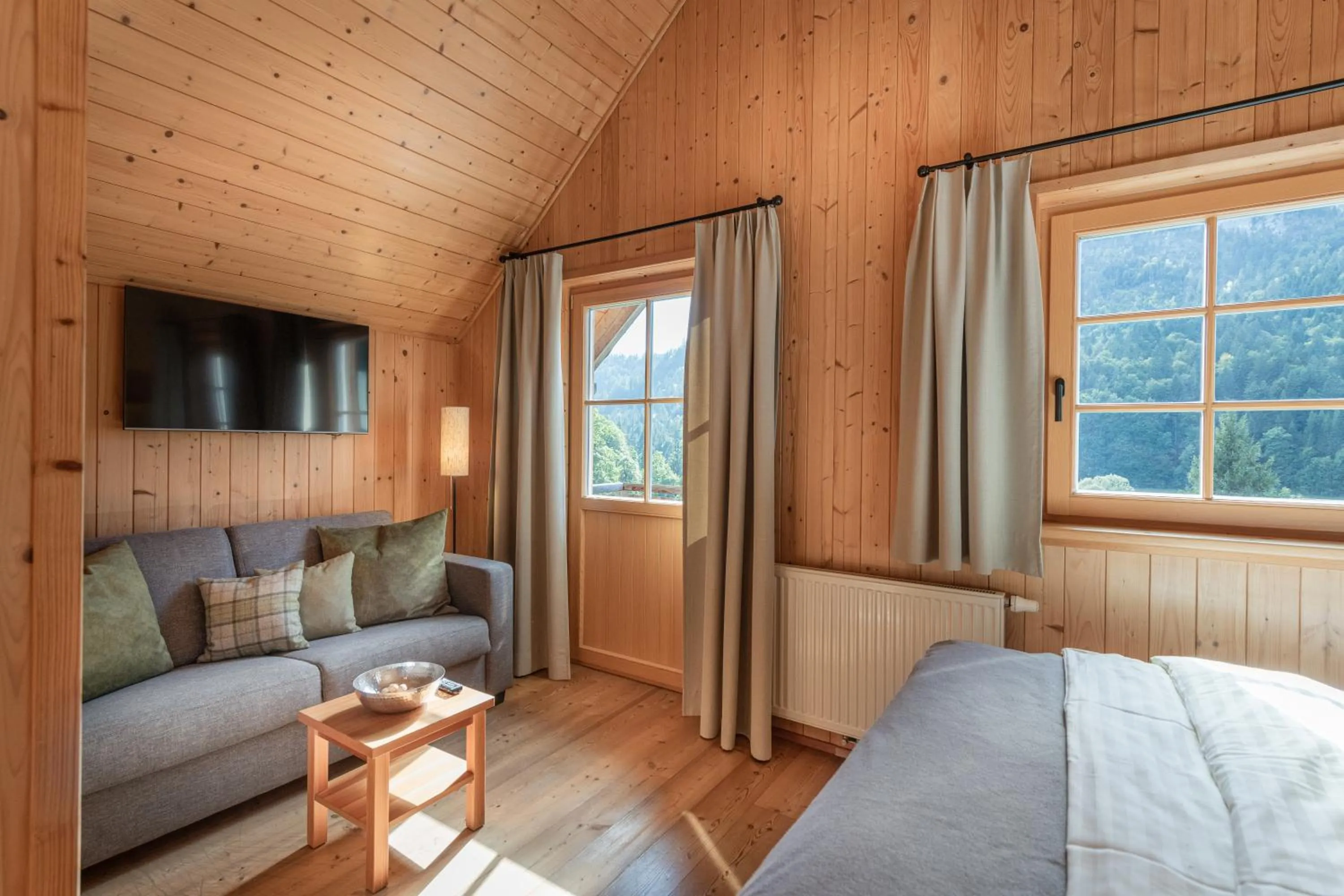 Bedroom, Bed in AlpenParks Hagan Lodge Altaussee