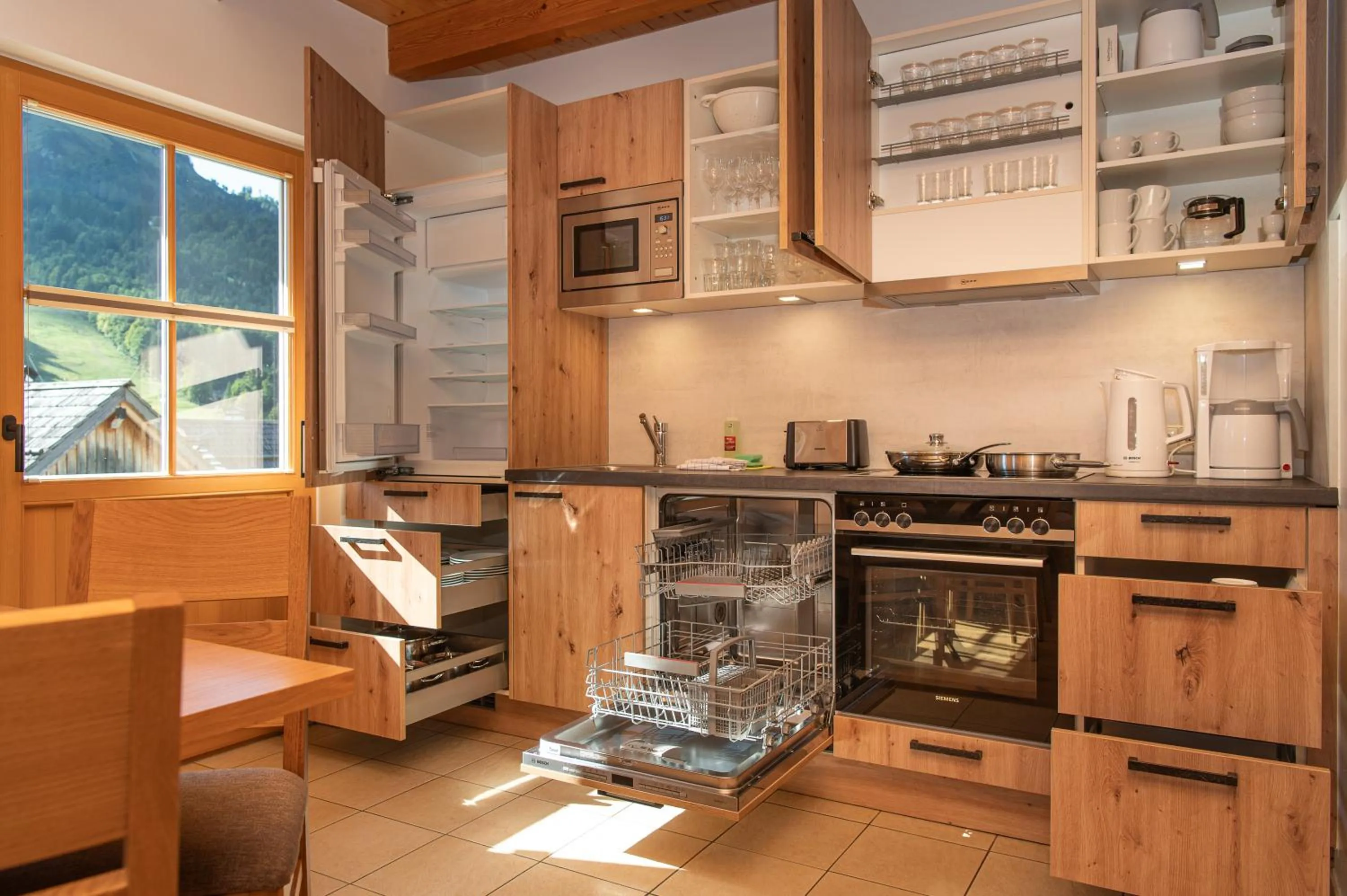 Kitchen or kitchenette in AlpenParks Hagan Lodge Altaussee