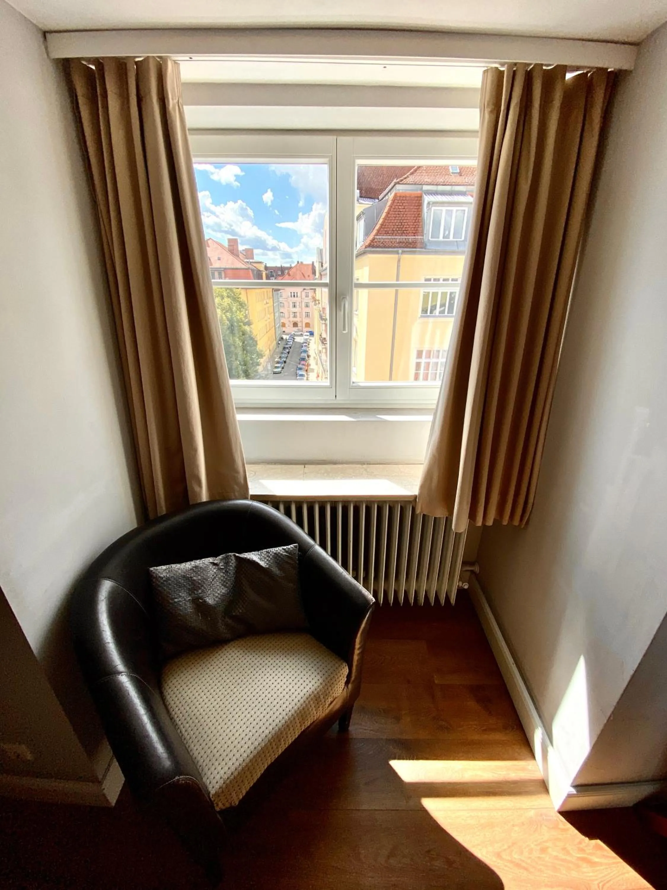 Photo of the whole room in Das Nikolai Hotel