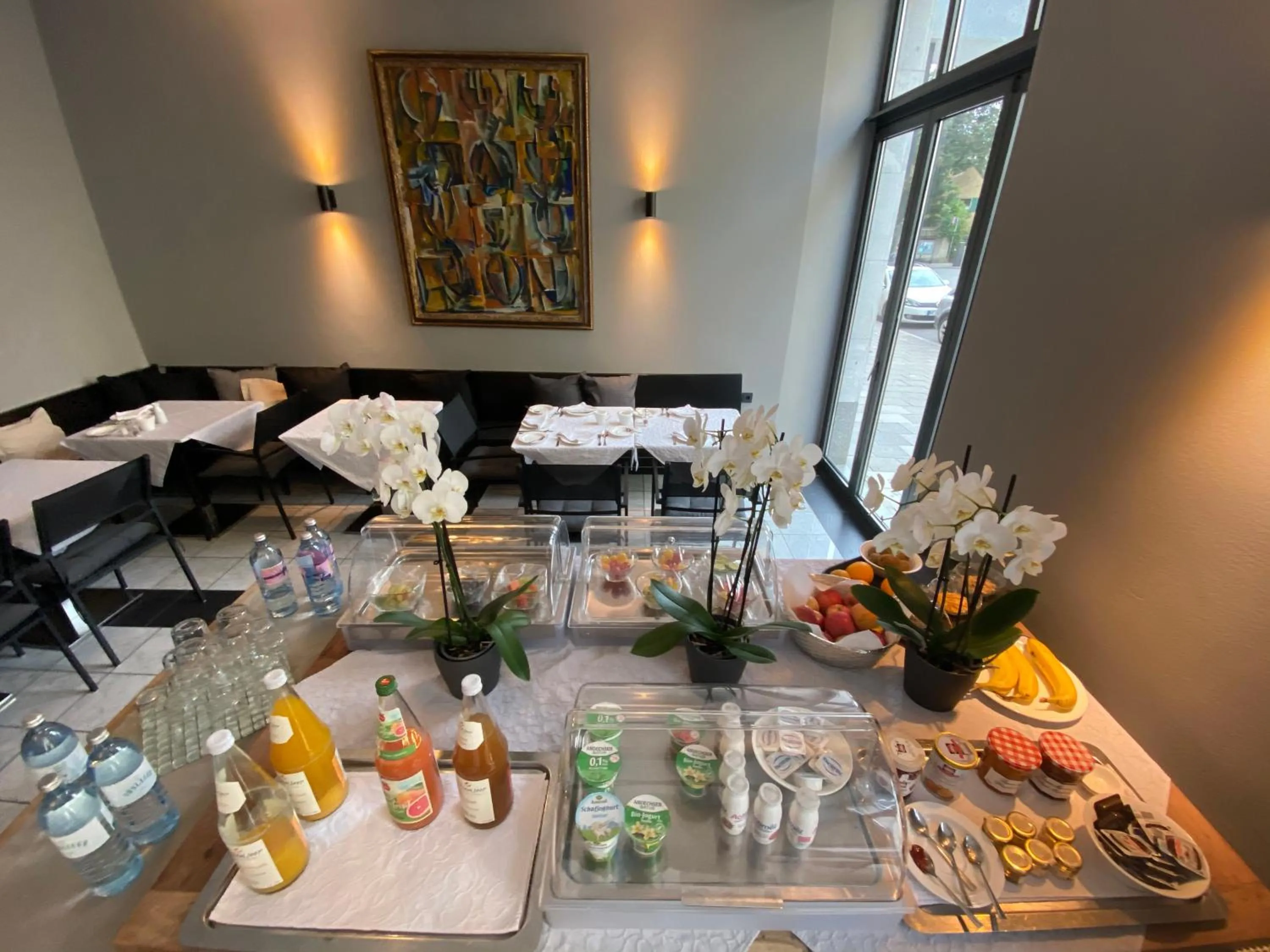 Food and drinks in Das Nikolai Hotel