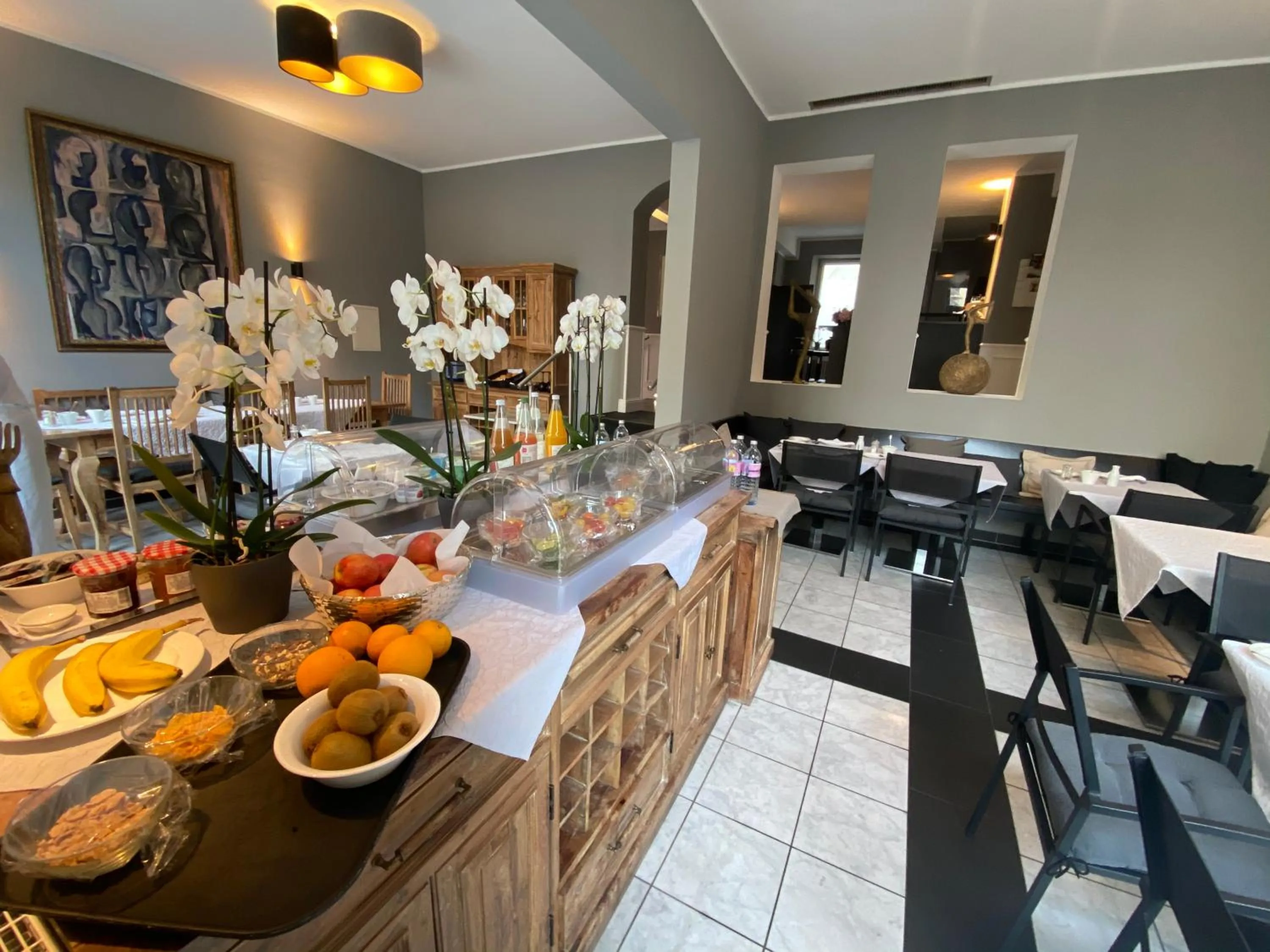 Food and drinks in Das Nikolai Hotel