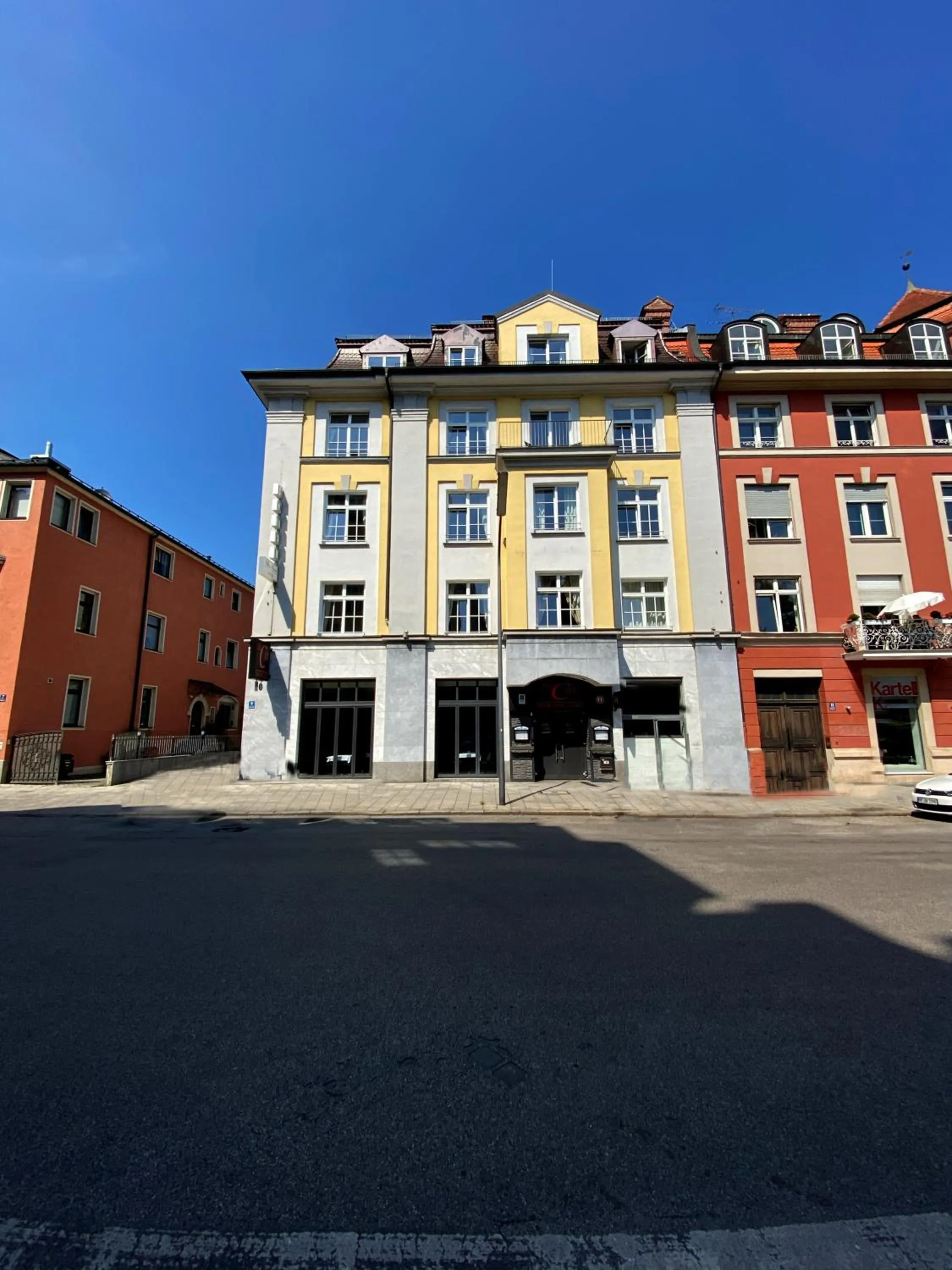 Property building in Das Nikolai Hotel