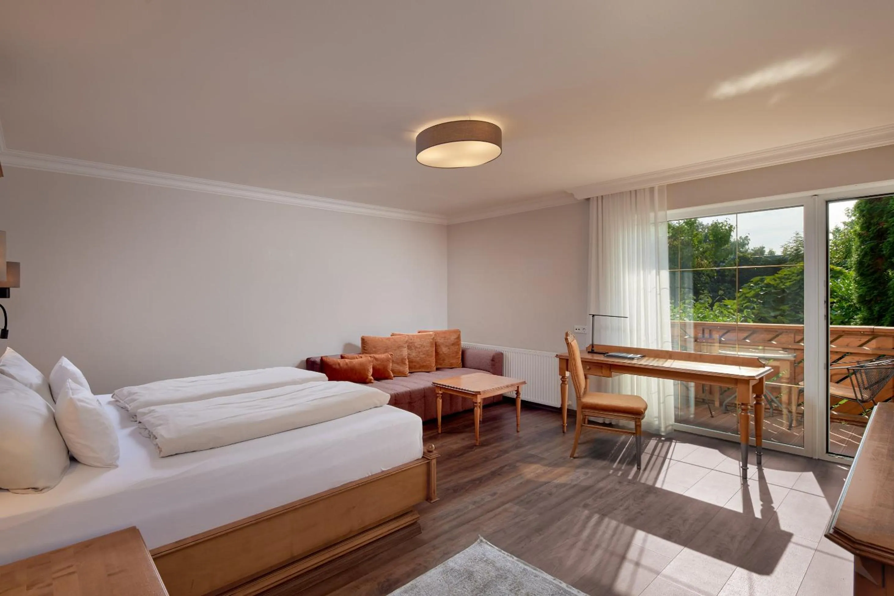 Photo of the whole room, Bed in Garden & SPA Hotel Das Götzfried