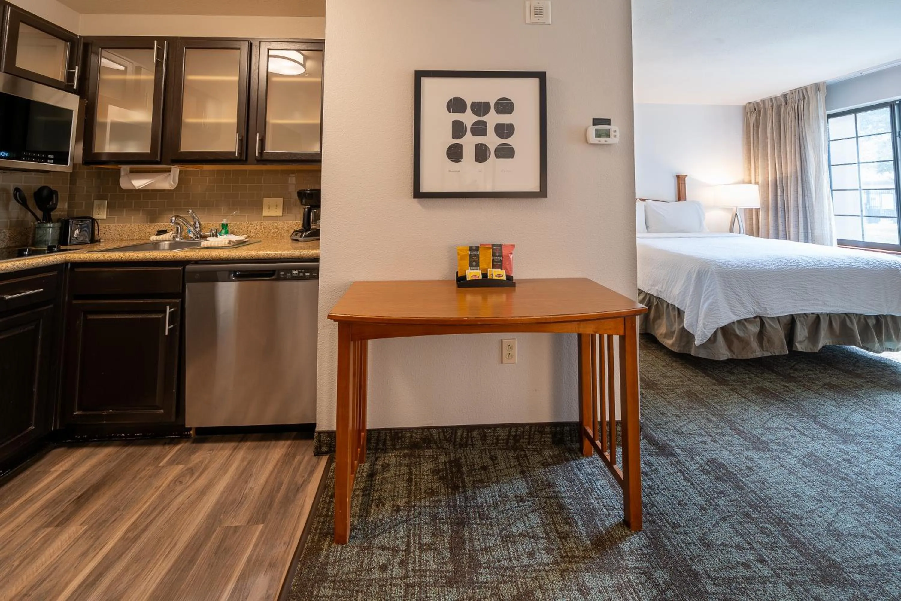Photo of the whole room, Bed in Staybridge Suites Houston West - Energy Corridor by IHG