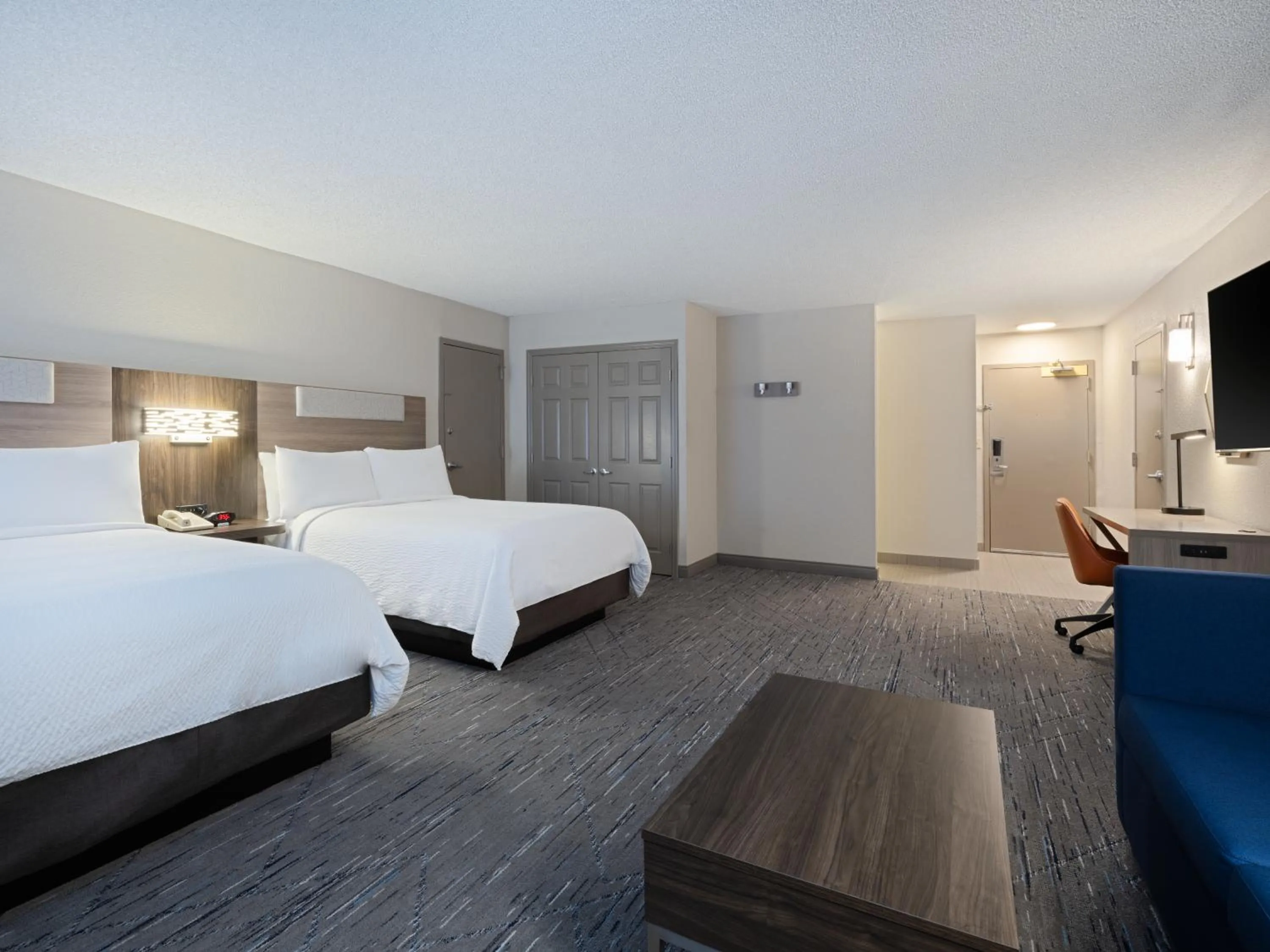 Bedroom in Holiday Inn Express Hotel & Suites Ft. Lauderdale-Plantation by IHG