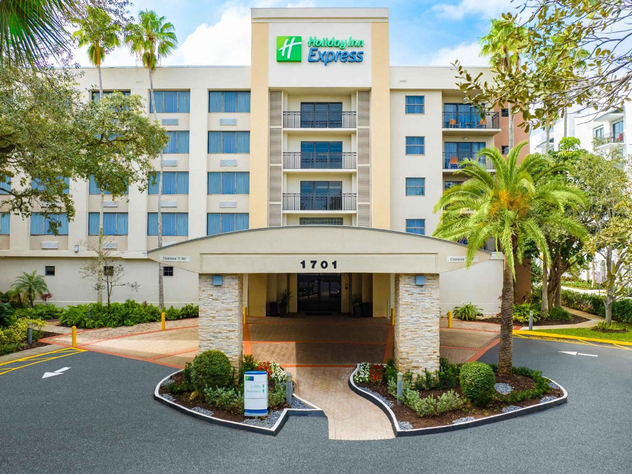 Property building in Holiday Inn Express Hotel & Suites Ft. Lauderdale-Plantation by IHG