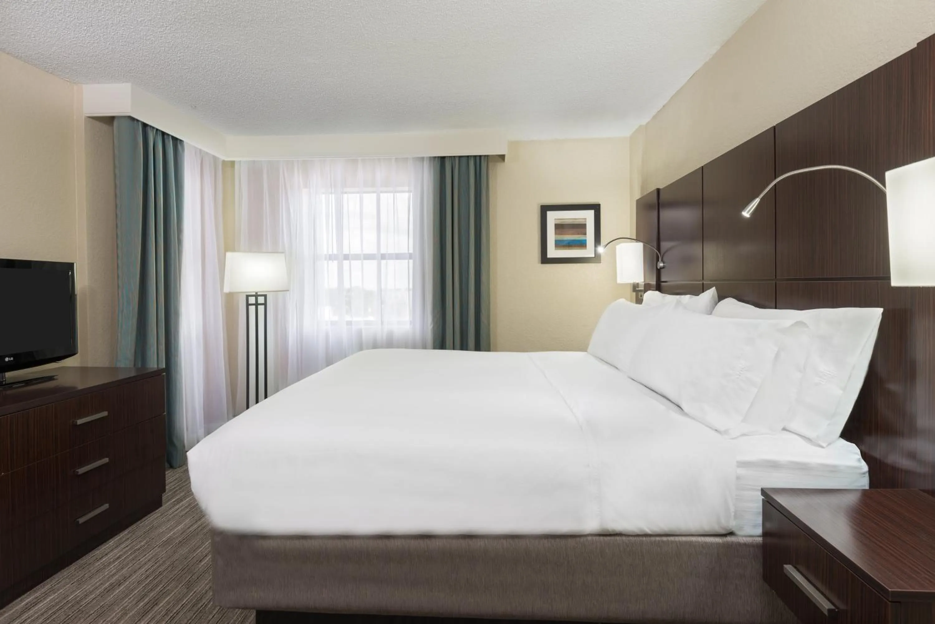 Photo of the whole room in Holiday Inn Express Hotel & Suites Ft. Lauderdale-Plantation by IHG