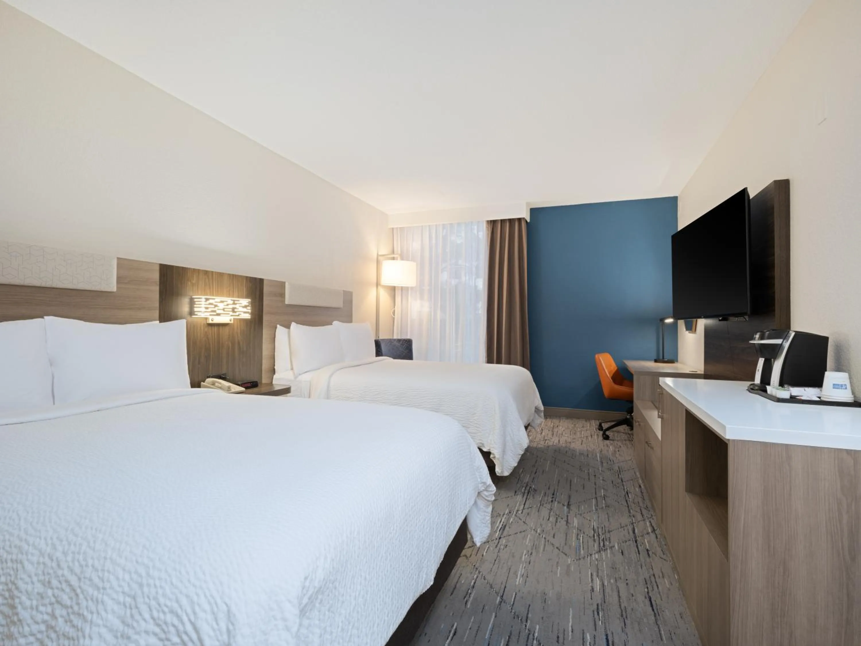 Bedroom in Holiday Inn Express Hotel & Suites Ft. Lauderdale-Plantation by IHG