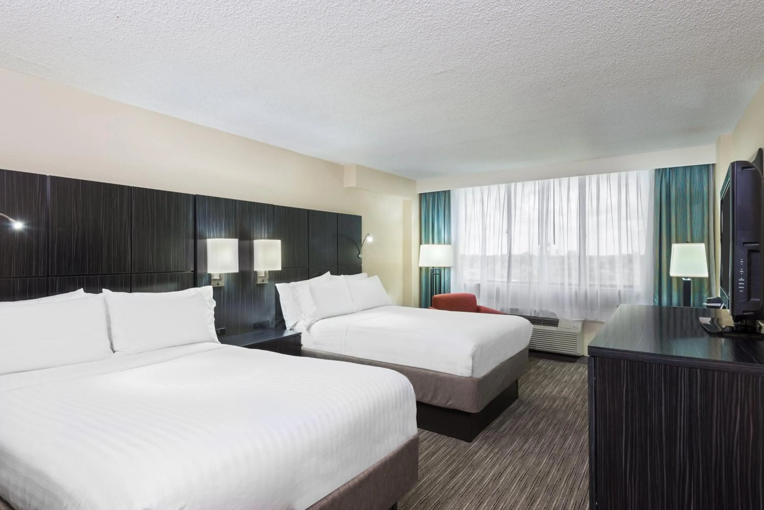 Photo of the whole room in Holiday Inn Express Hotel & Suites Ft. Lauderdale-Plantation by IHG