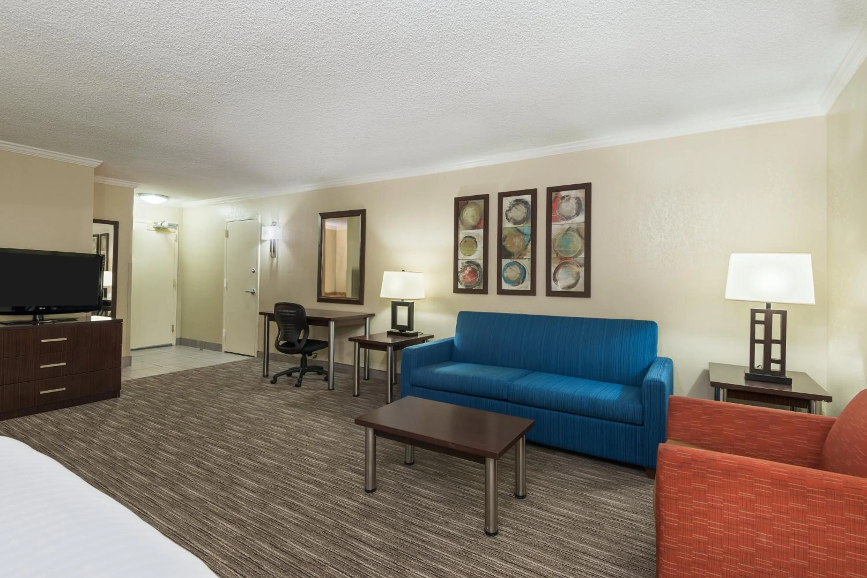 Photo of the whole room in Holiday Inn Express Hotel & Suites Ft. Lauderdale-Plantation by IHG
