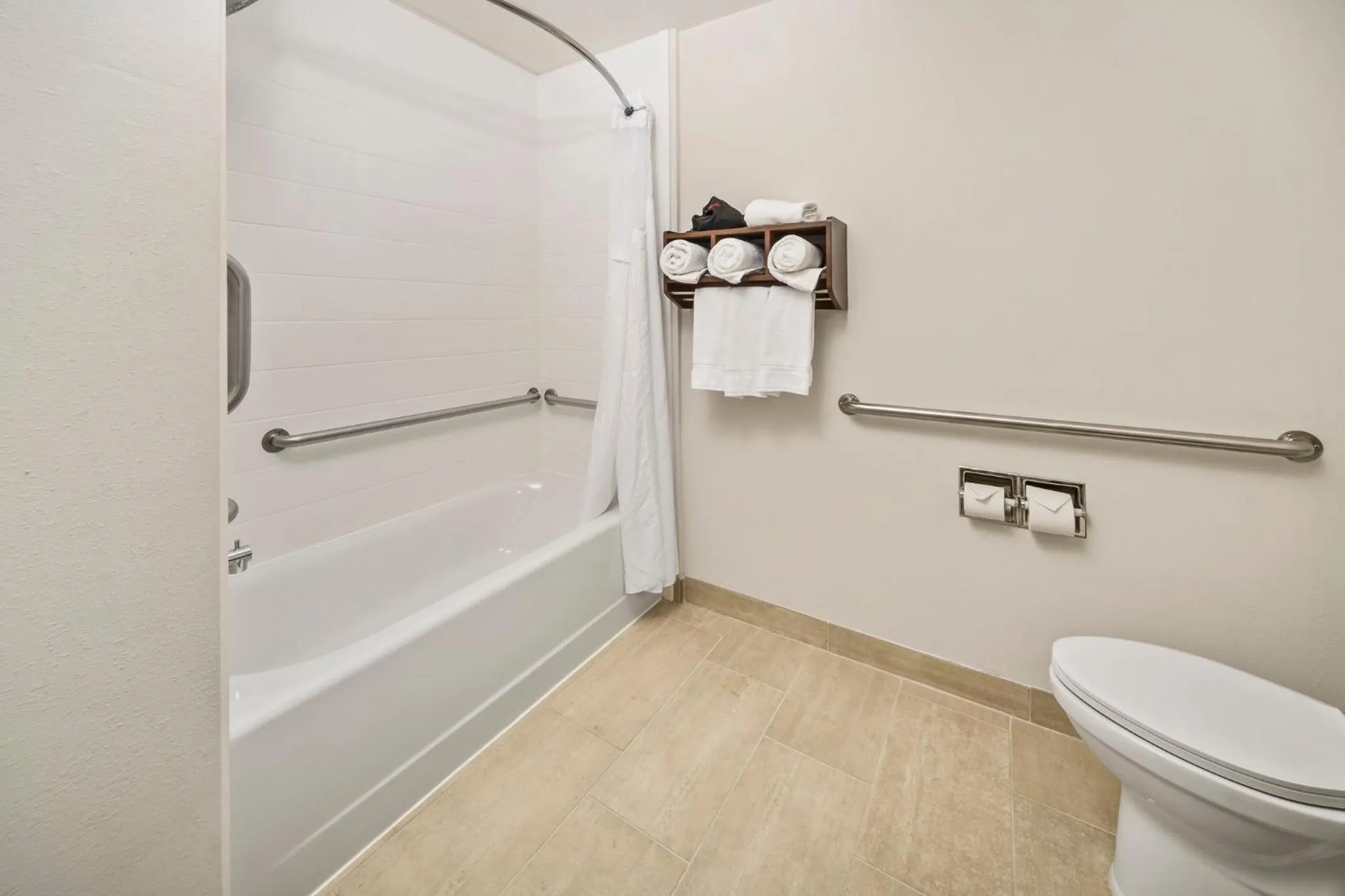 Bathroom in Holiday Inn Express Chicago Northwest-Vernon Hills by IHG